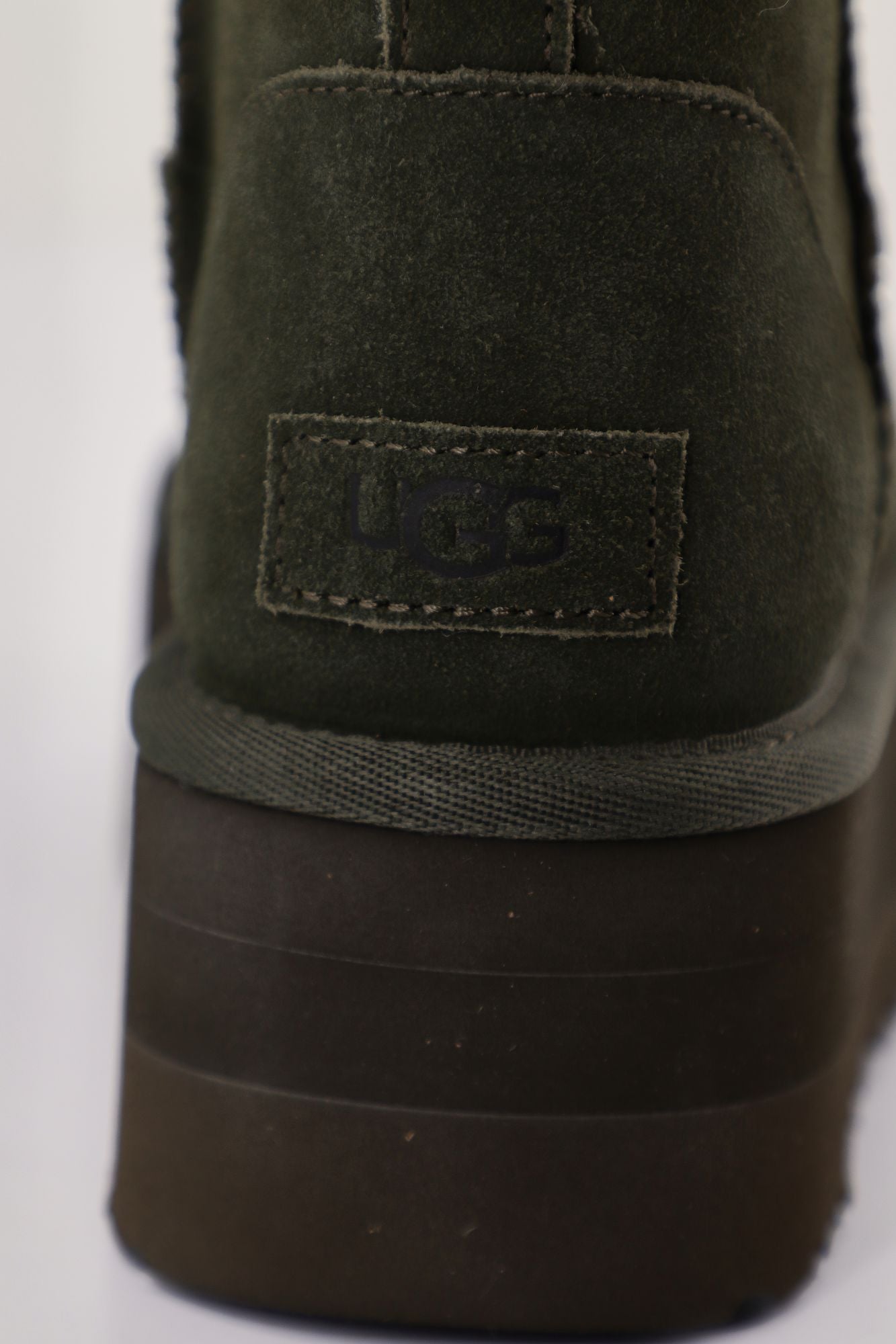 UGG W CLASSIC MINI PLATFORM en color VERDE (4)