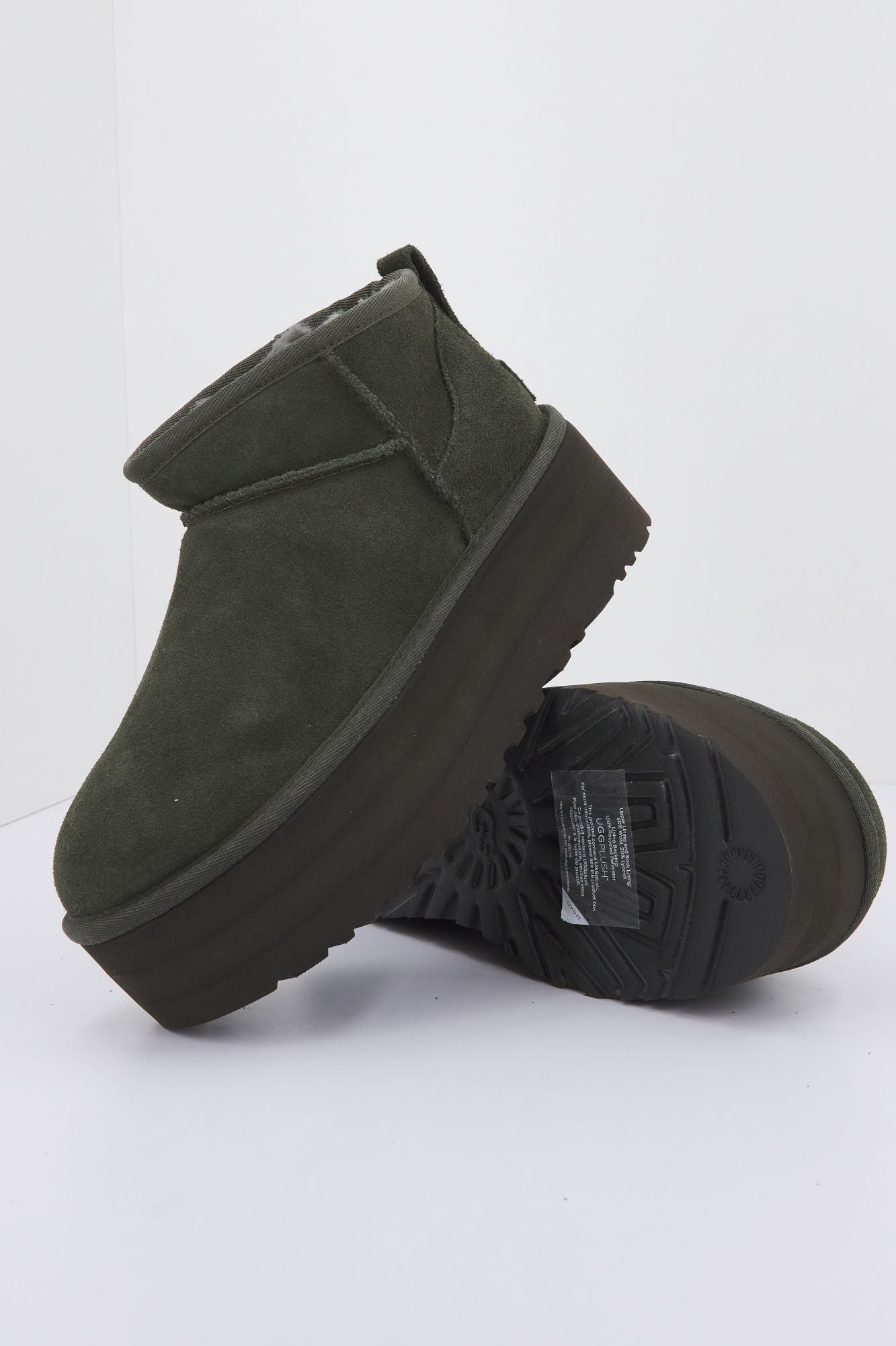 UGG W CLASSIC ULTRA MINI PLATF en color VERDE (4)