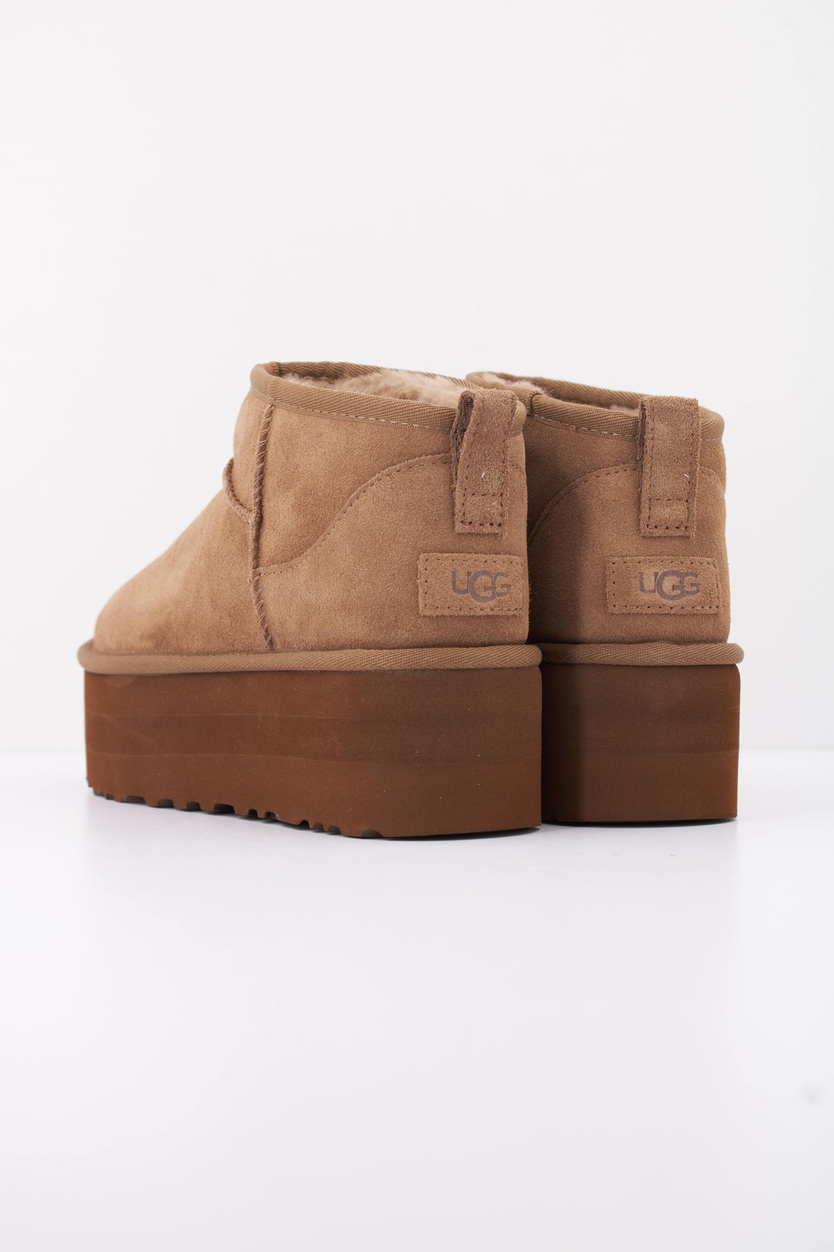 UGG CLASSIC ULTRA MINI PLATF en color MARRON CLARO (4)