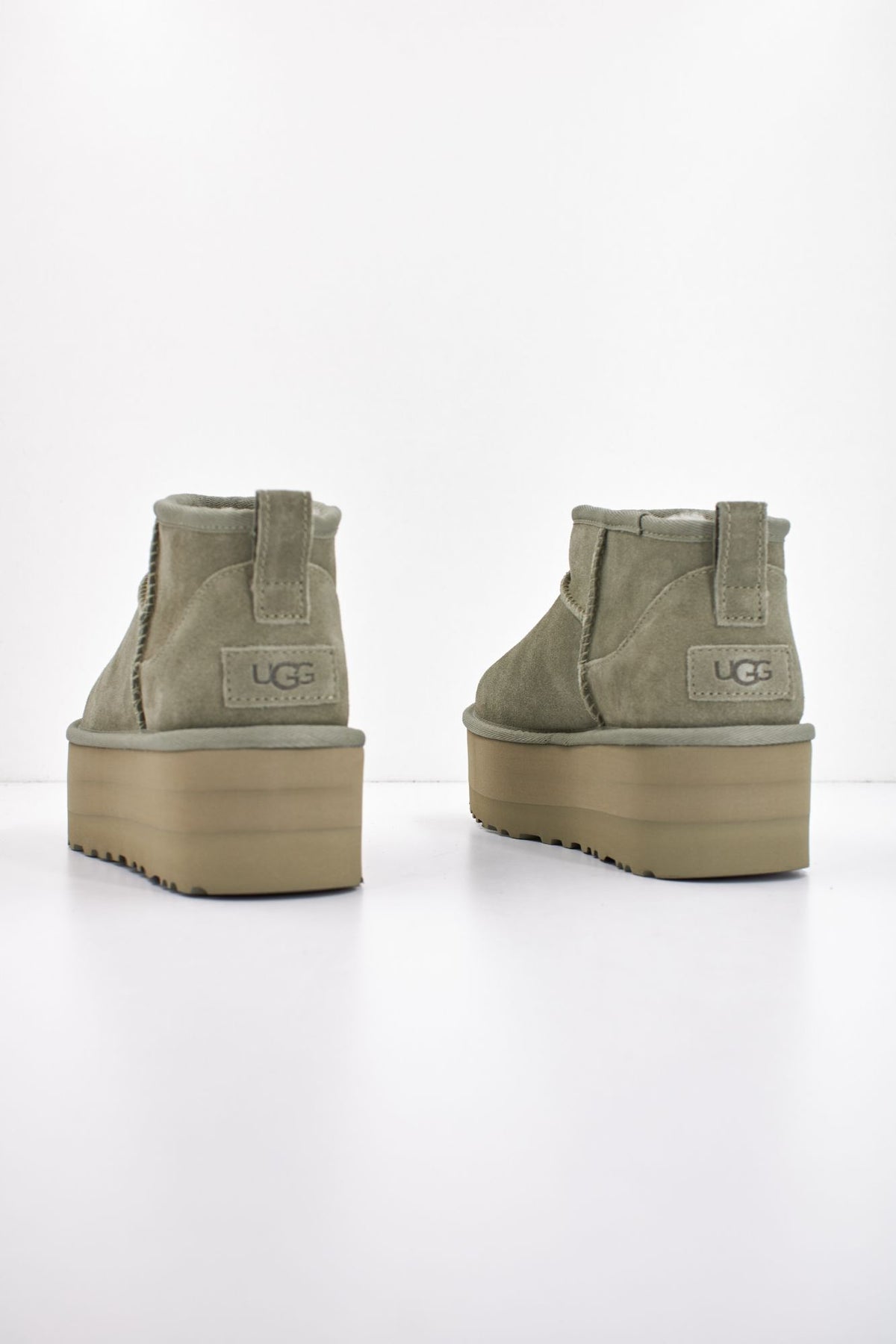 UGG CLASSIC ULTRA MINI PLATFORM 1135092U en color VERDE (3)