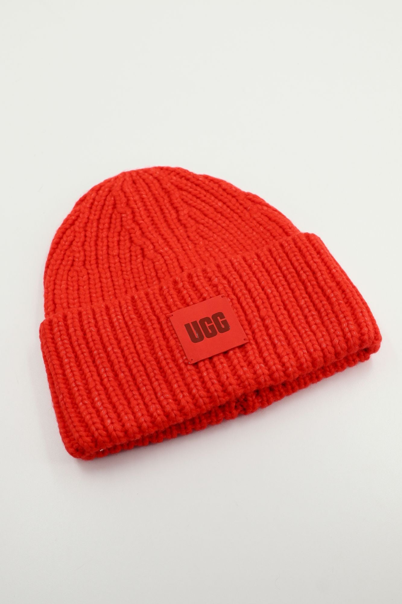 UGG CHUNKY RIB KNIT SCARF en color ROJO (1)