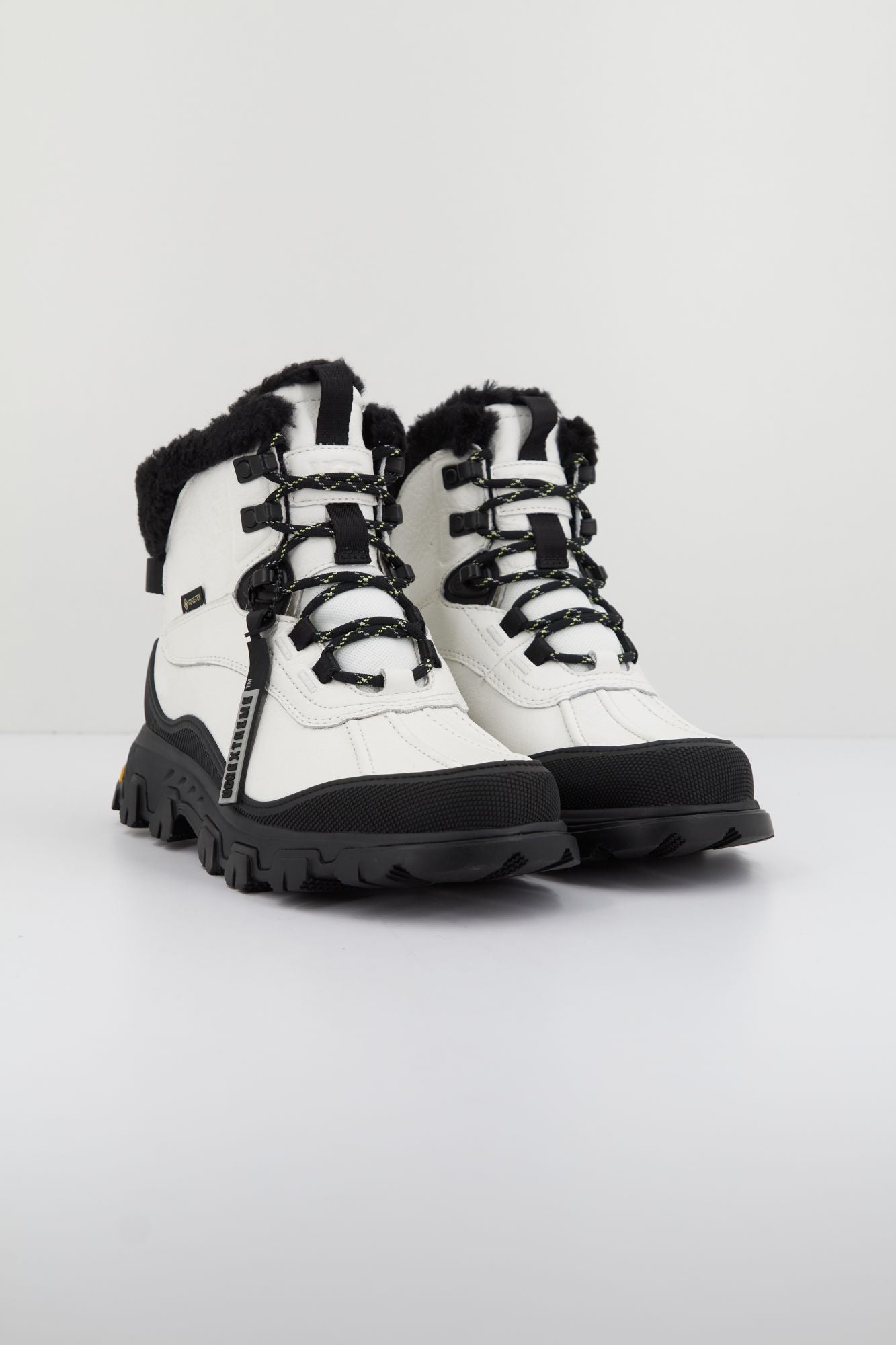 UGG W ADIRONDACK MERIDIAN HIKER en color BLANCO (2)