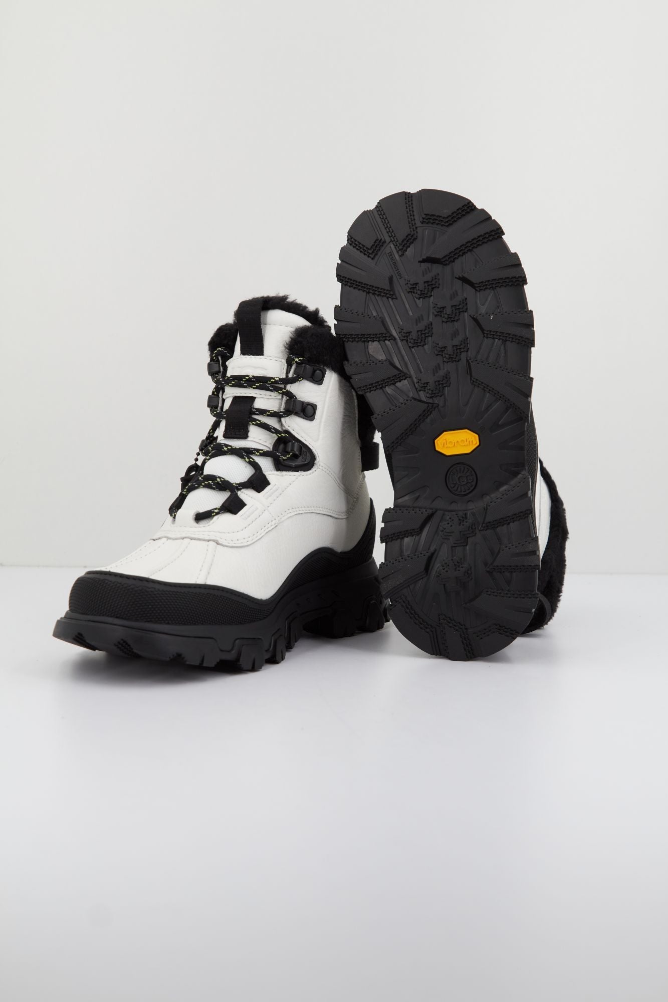 UGG W ADIRONDACK MERIDIAN HIKER en color BLANCO (4)