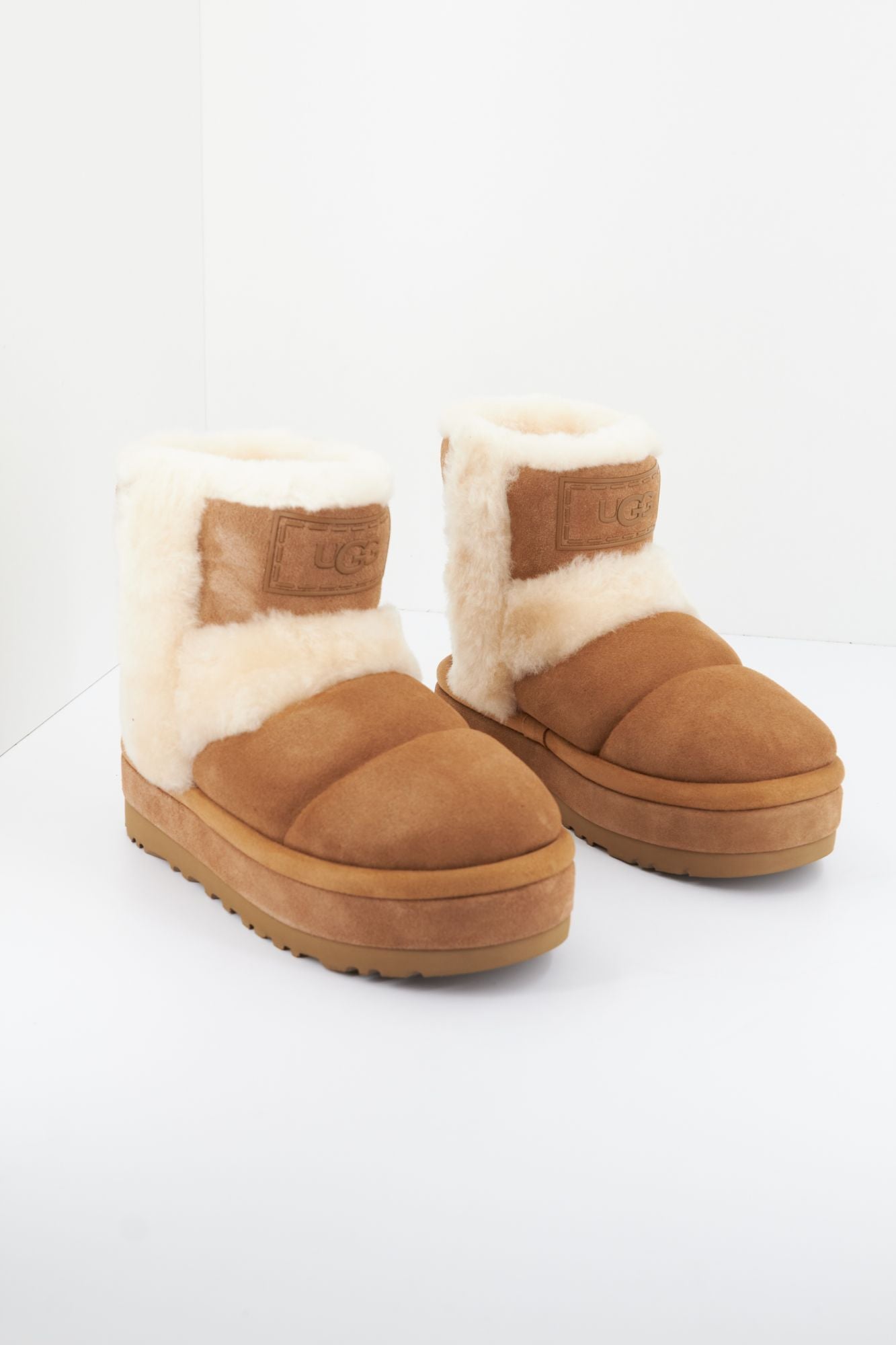 UGG W CLASSIC CLOUDPEAK en color MARRON (2)