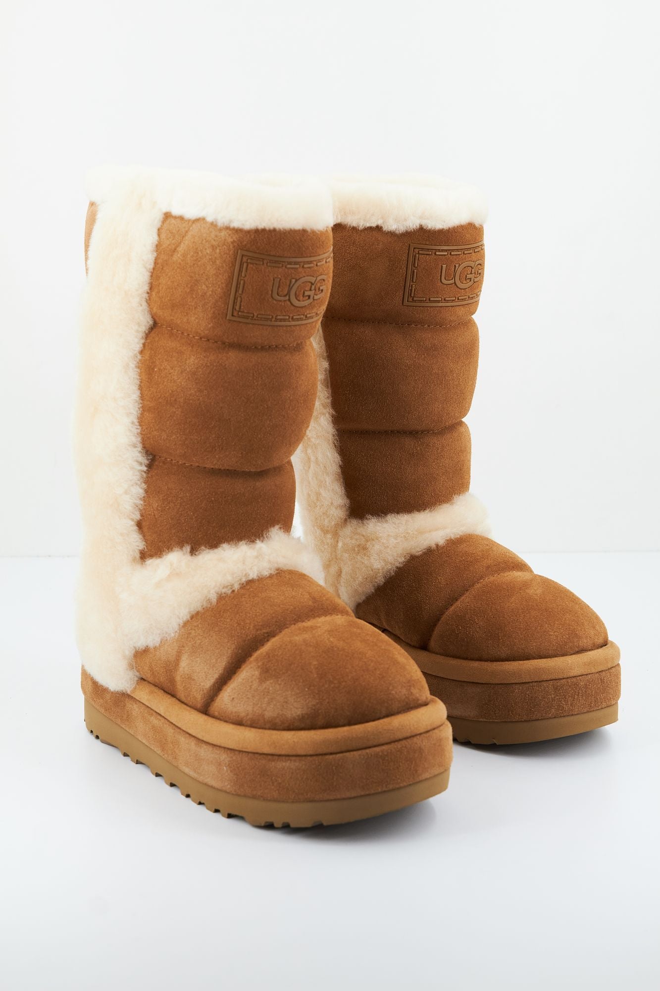 UGG W CLASSIC CLOUDPEAK TALL en color MARRON (2)