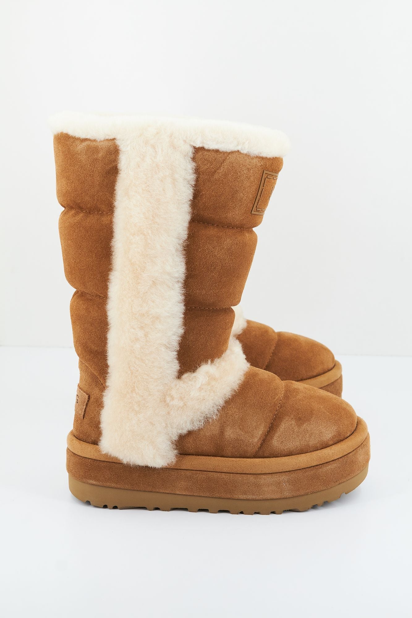 UGG W CLASSIC CLOUDPEAK TALL en color MARRON (3)
