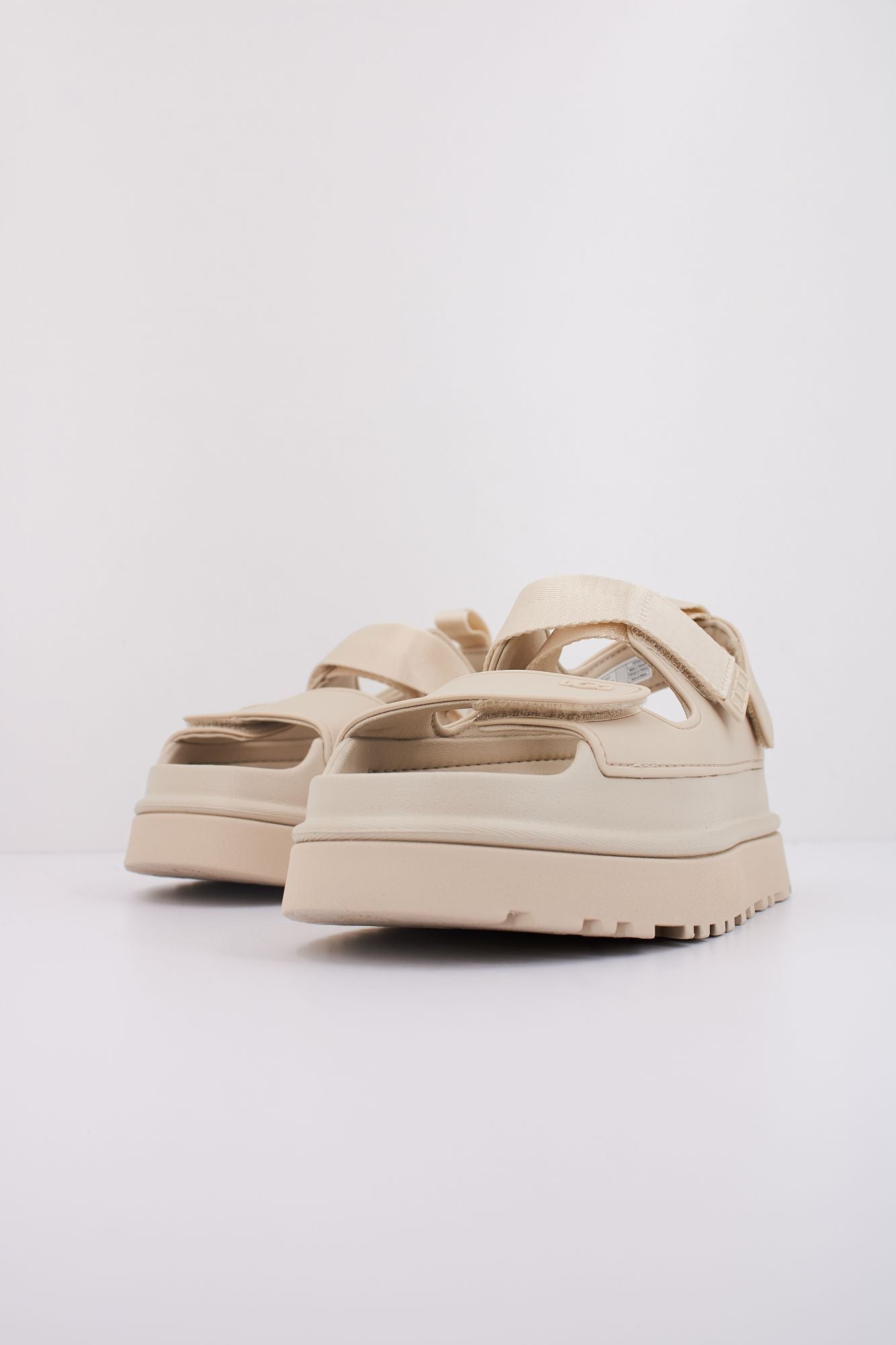 UGG W GOLDENGLOW en color BEIS (2)