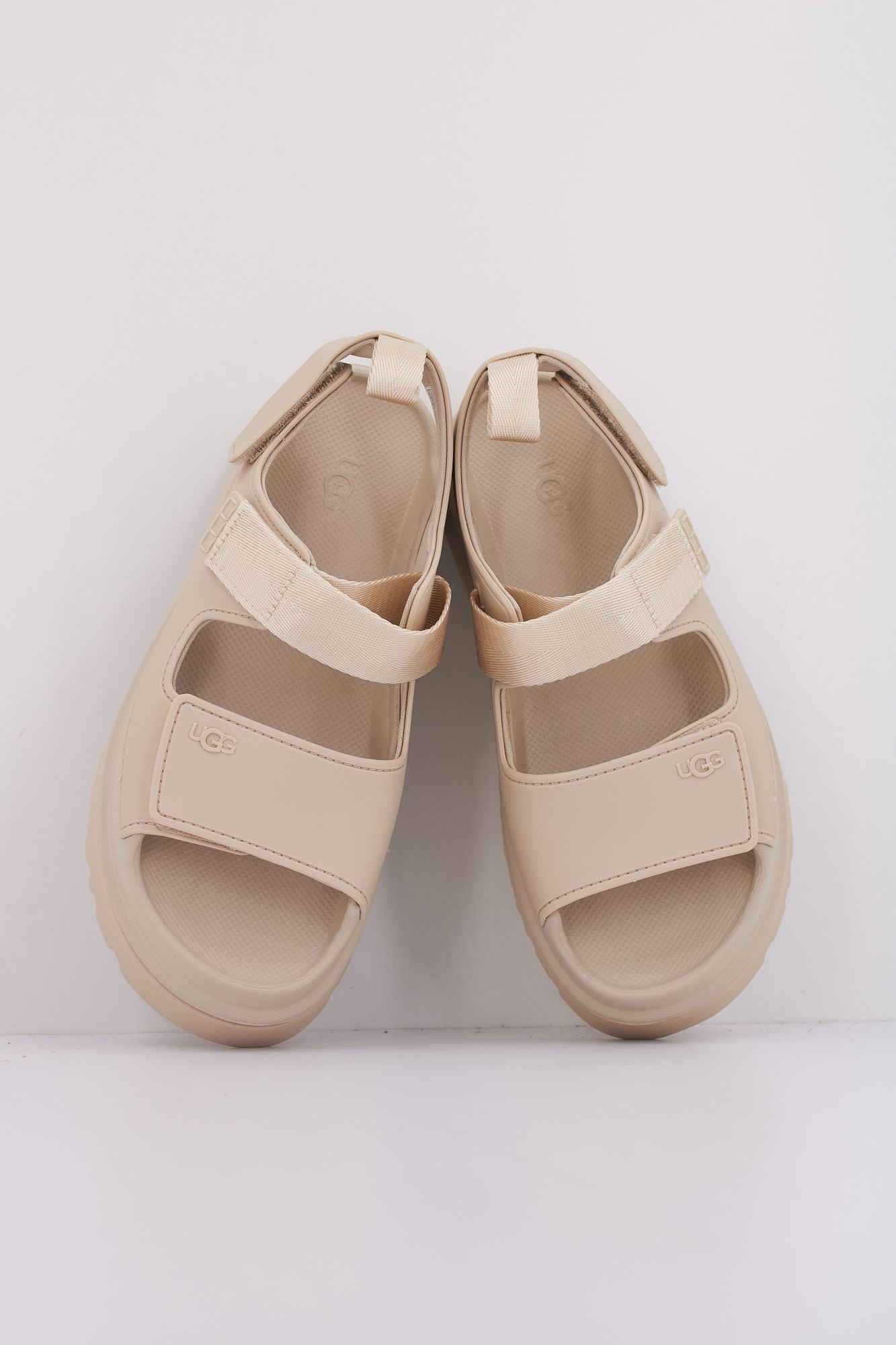 UGG W GOLDENGLOW en color BEIS (3)