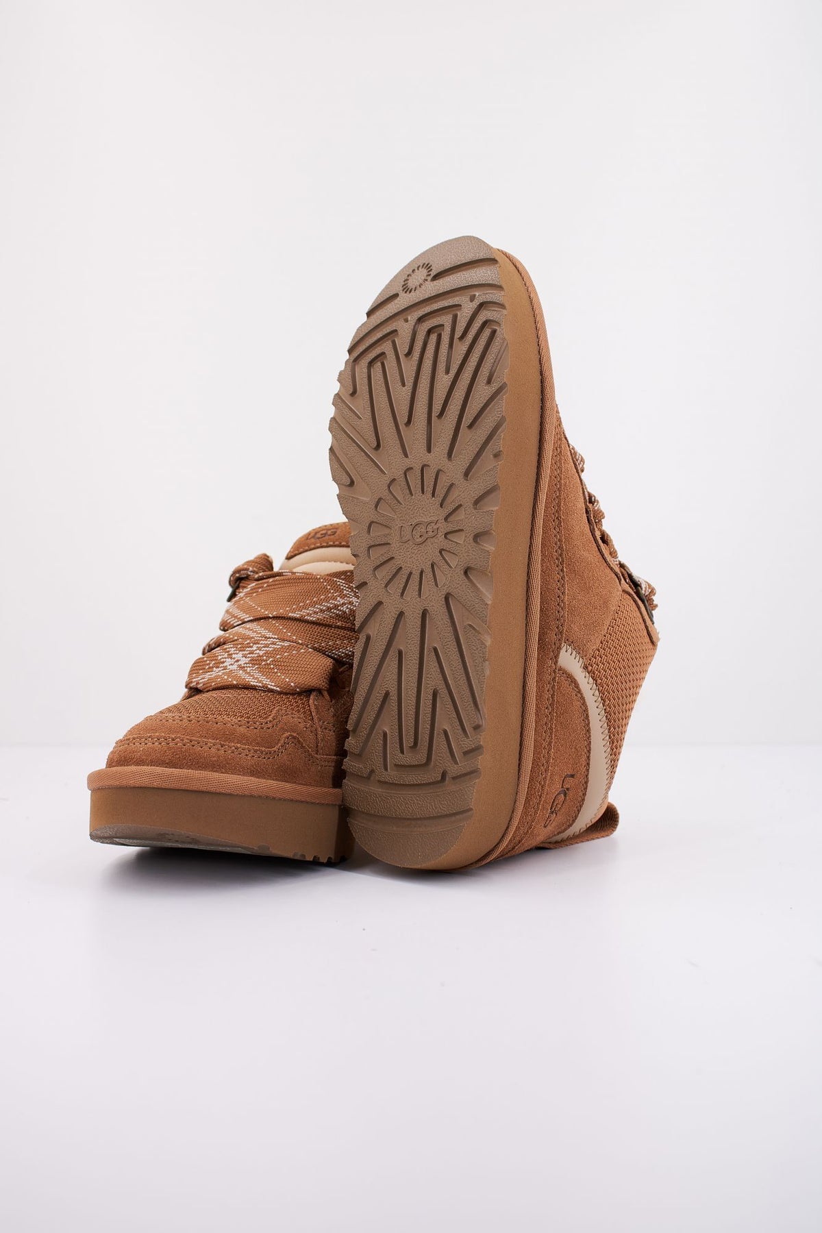 UGG W LOWMEL en color MARRON CLARO (5)