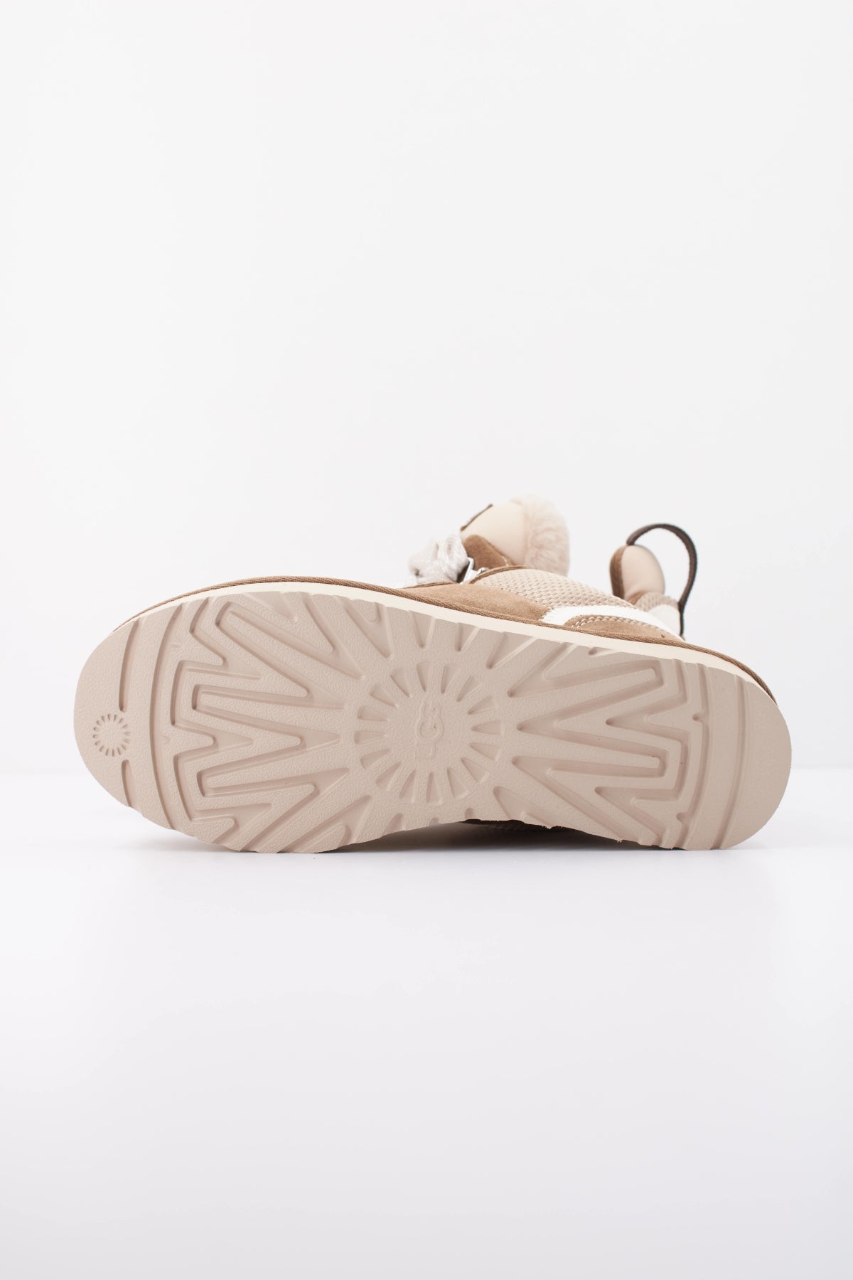 UGG W LOWMEL en color MARRON (5)