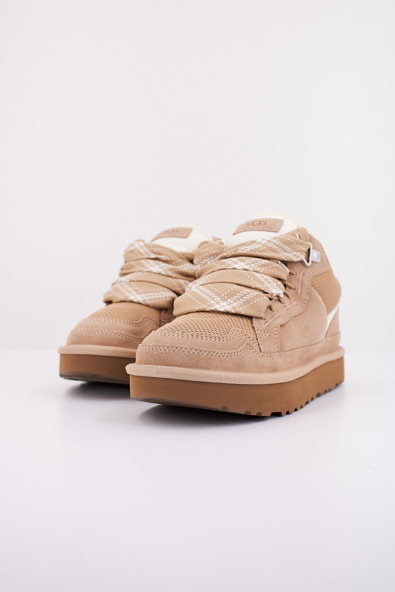 UGG W LOWMEL en color MARRON CLARO (2)