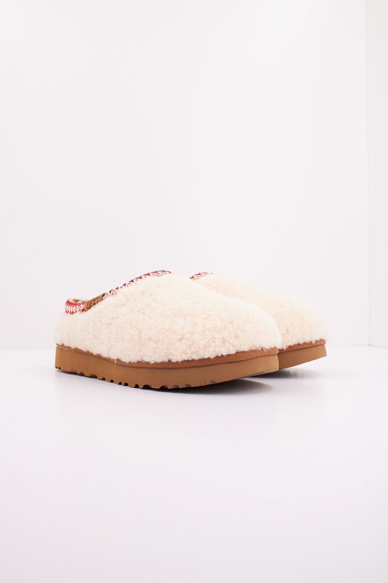 UGG W TASMAN MAXI CURLY en color BEIS (2)