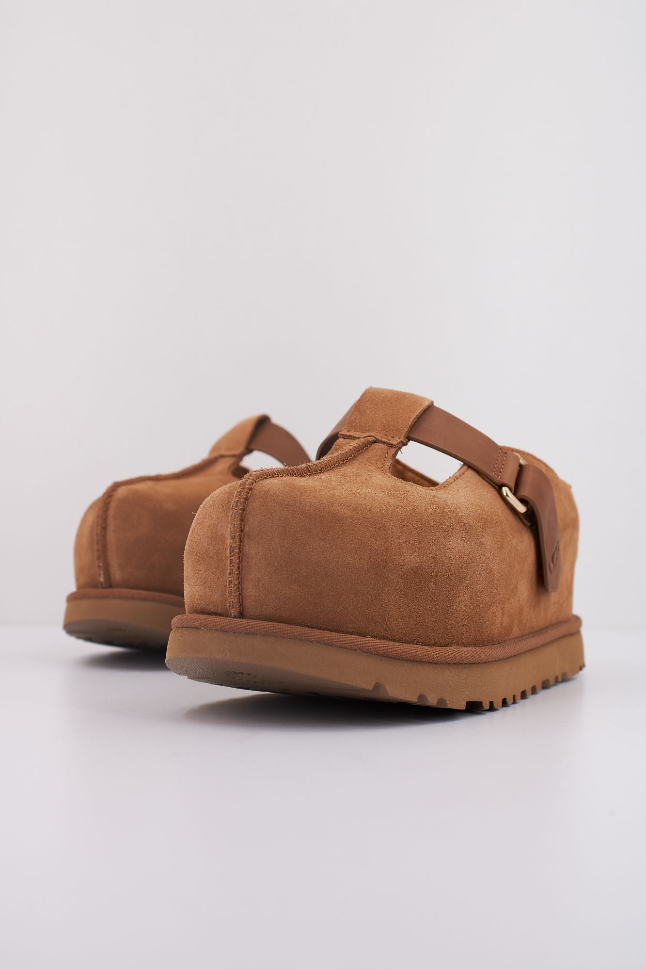 UGG W GOLDENSTAR HI CLOG en color MARRON (2)