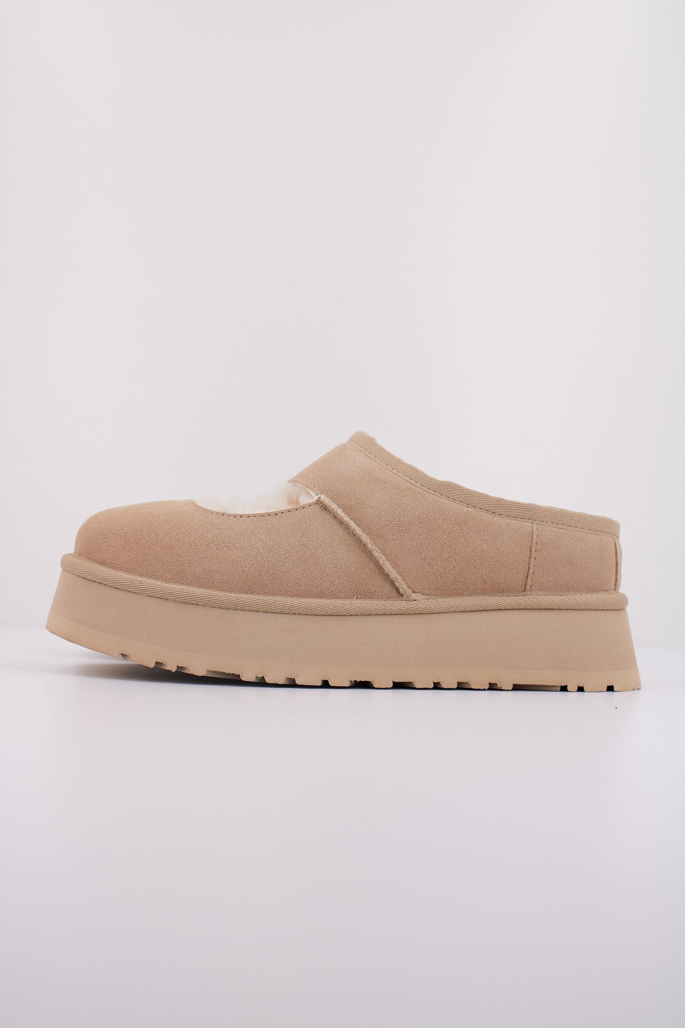 UGG W BEA MARY JANE en color MARRON CLARO (1)