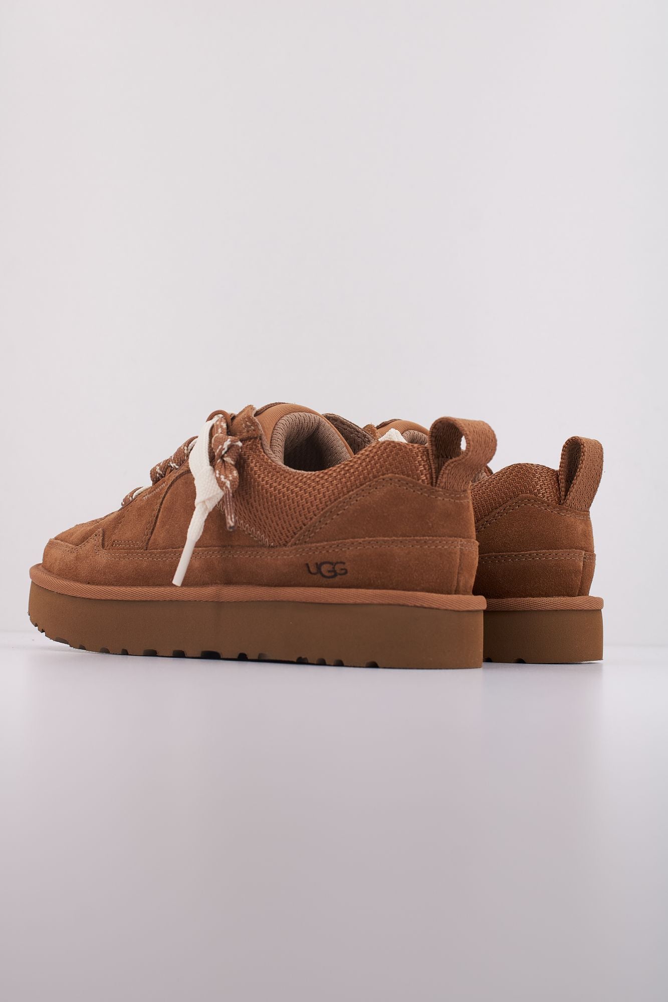 UGG LOWMEL en color MARRON (4)