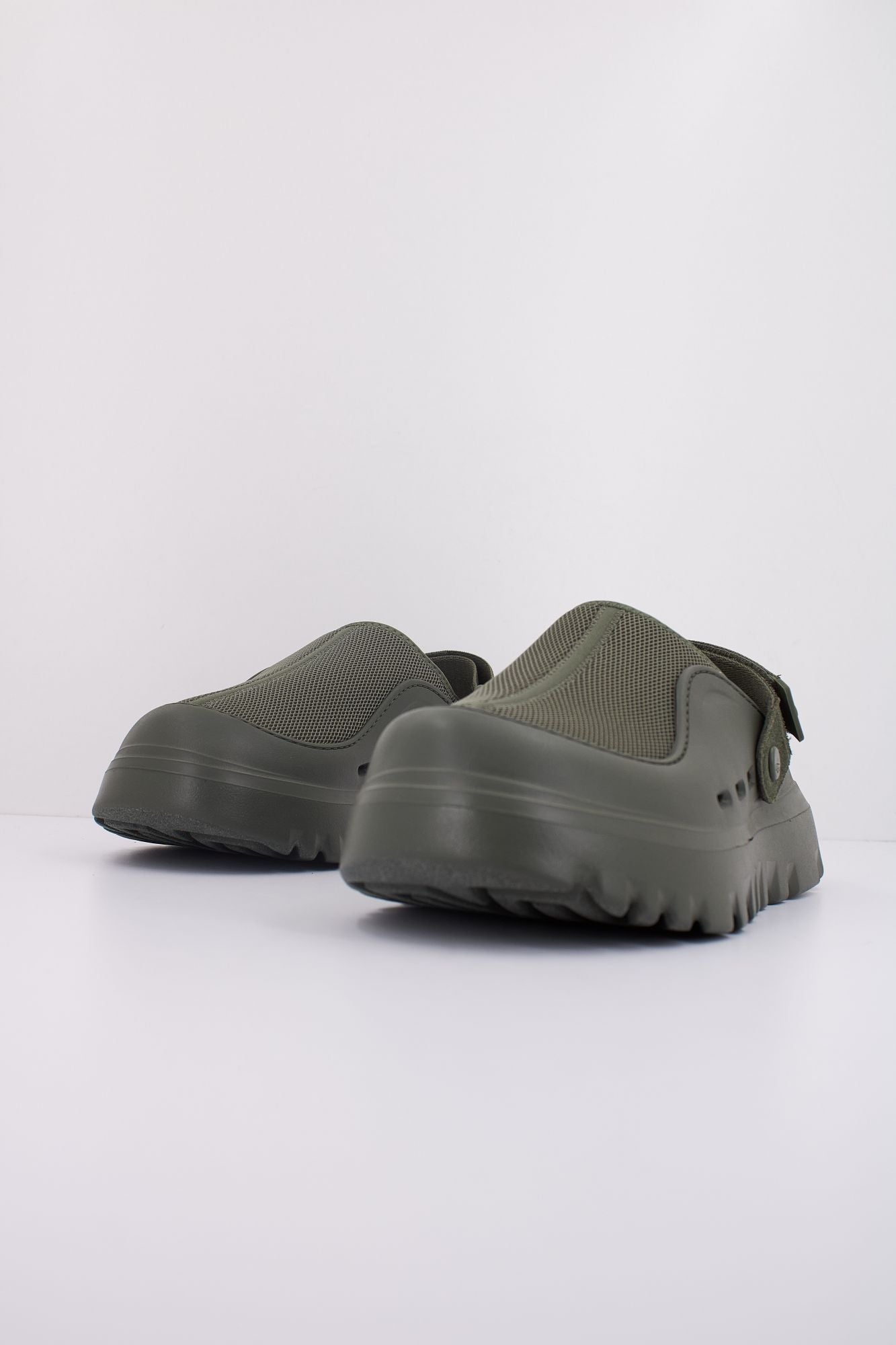 UGG M PEACKMOD en color VERDE (2)