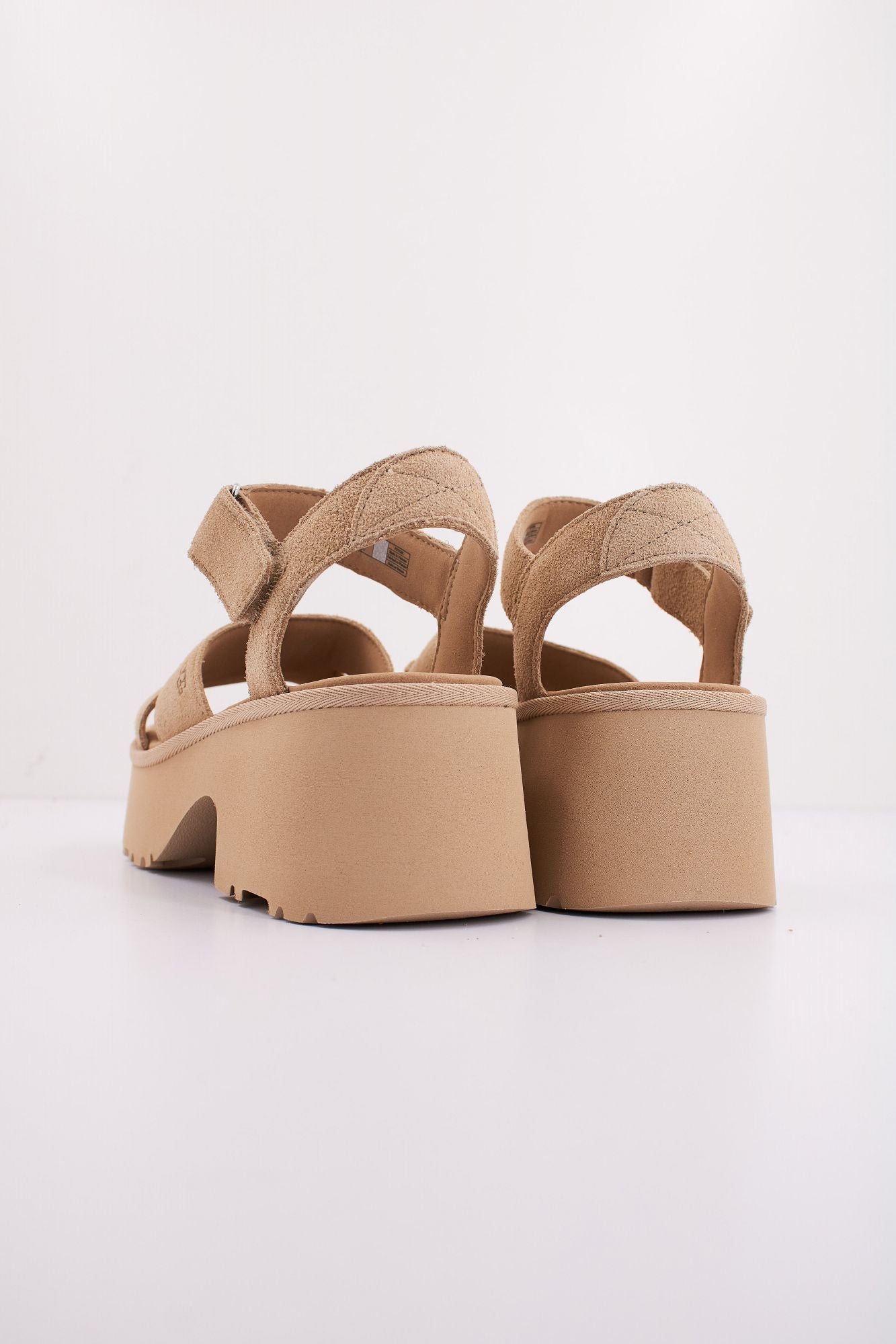 UGG W NEW HEIGHTS ANKLE STRAP en color MARRON CLARO (4)