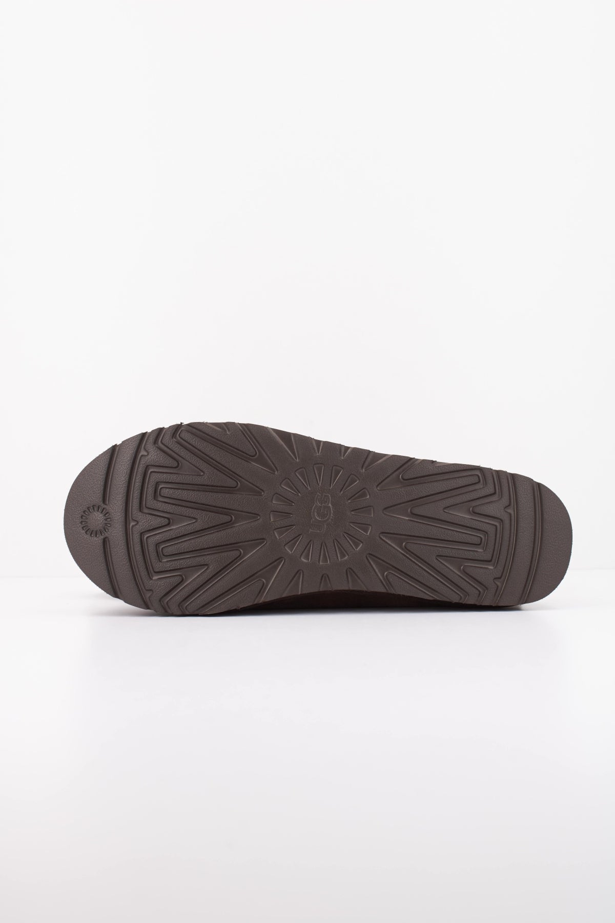 UGG TASMAN II en color MARRON (5)