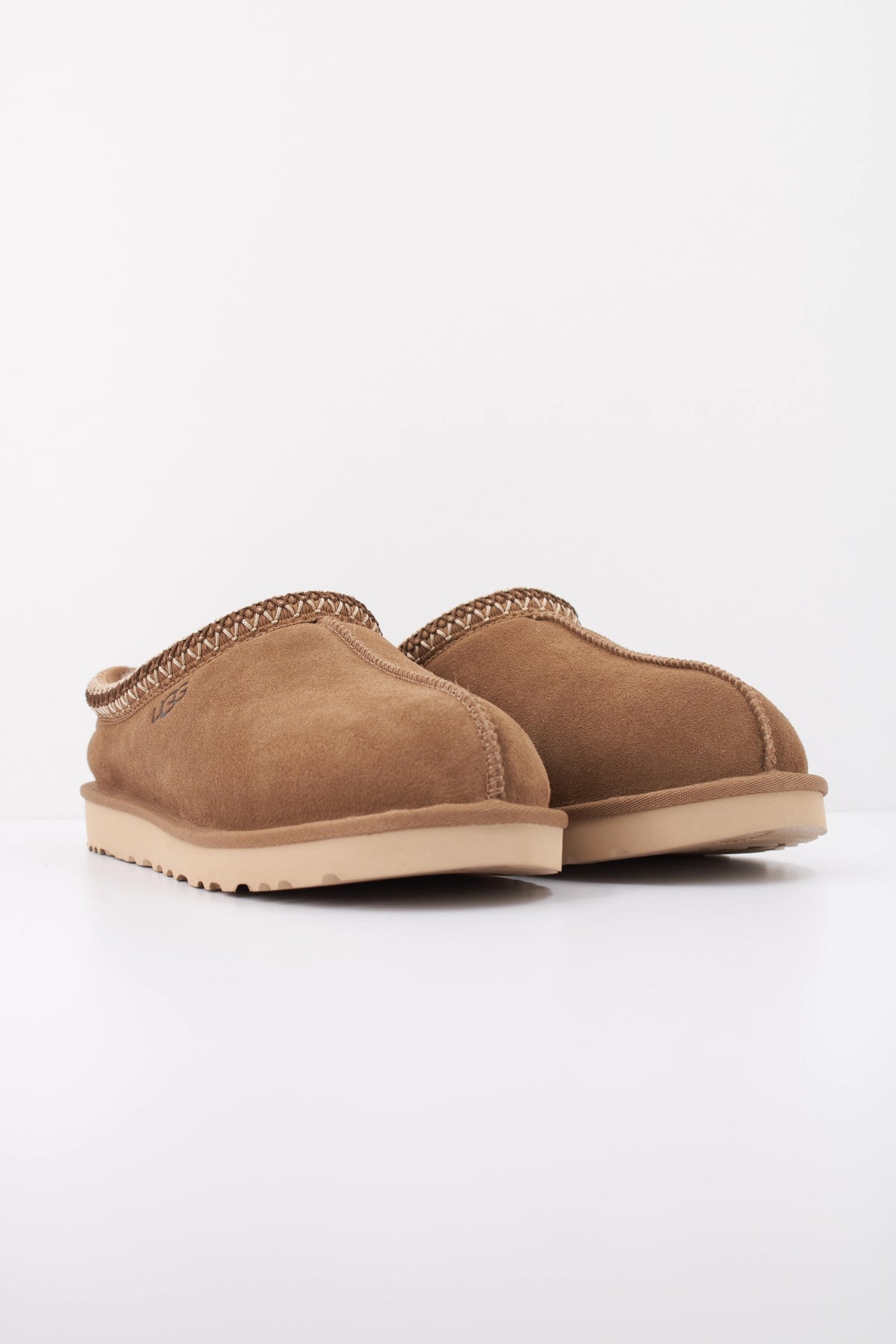 UGG 1174671U M TASMAN II en color MARRON CLARO (2)