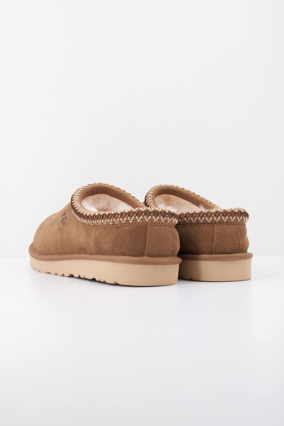 UGG 1174671U M TASMAN II en color MARRON CLARO (4)