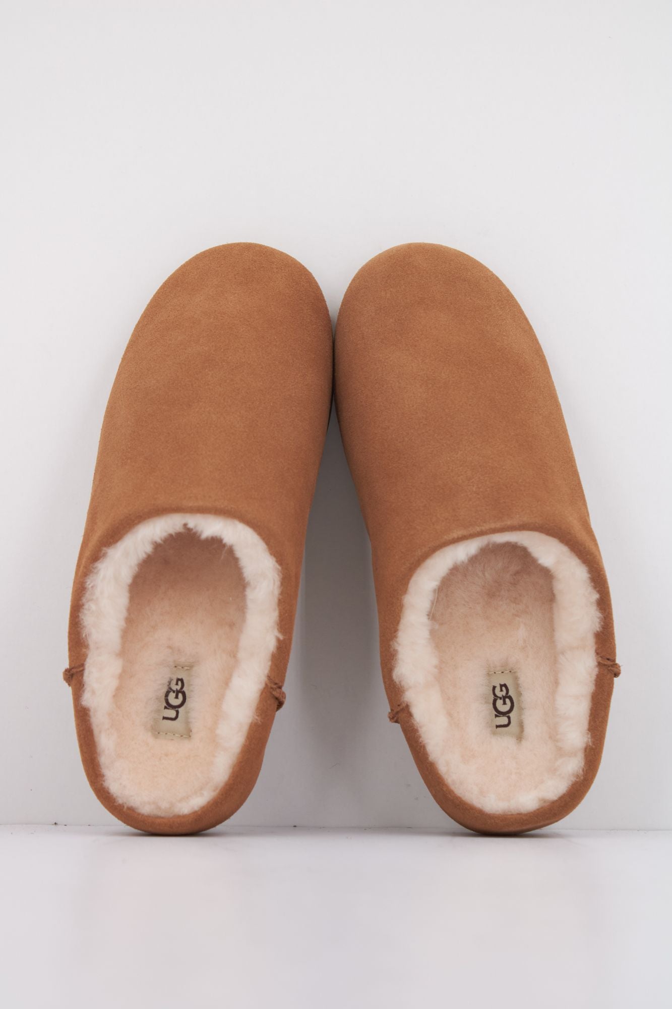 UGG W ELEA SLIP-ON en color MARRON (3)