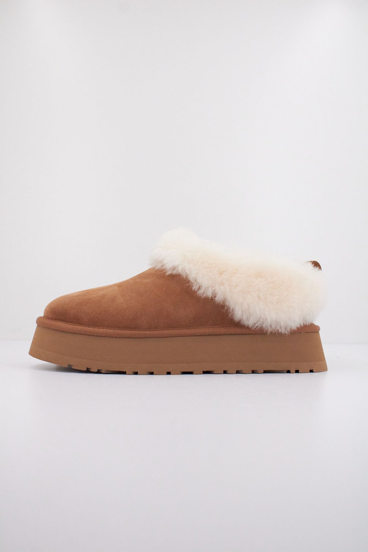 UGG TAZZELLE en color MARRON CLARO (1)