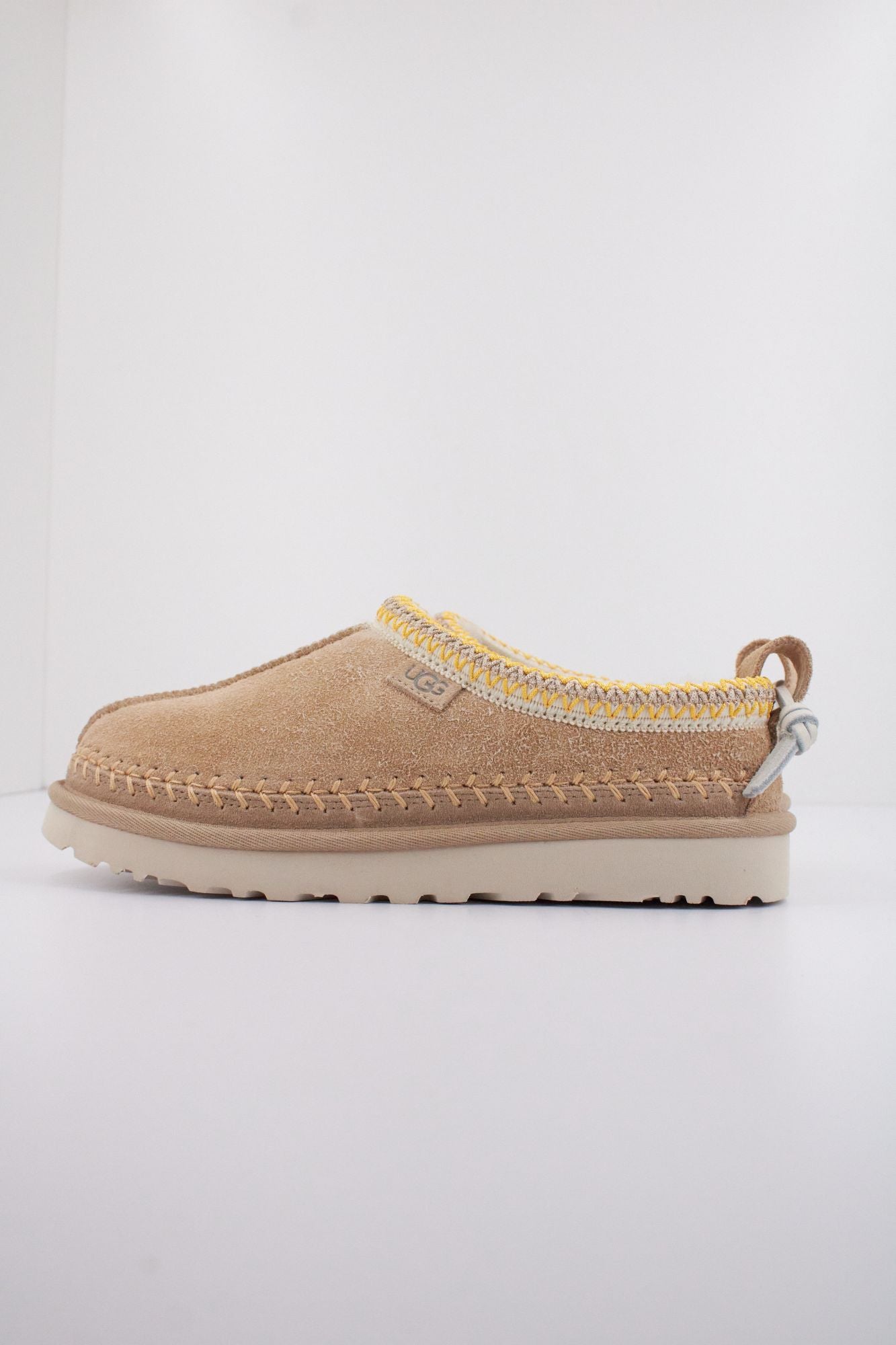 UGG W TASMAN BIARRITZ en color MARRON CLARO (1)