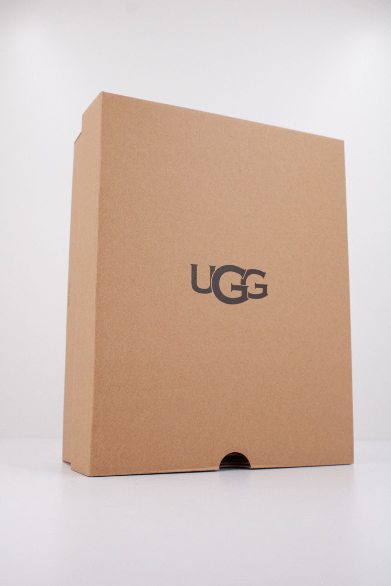 UGG W CLASSIC ULTRA MINI BIARRITZ en color BEIS (6)