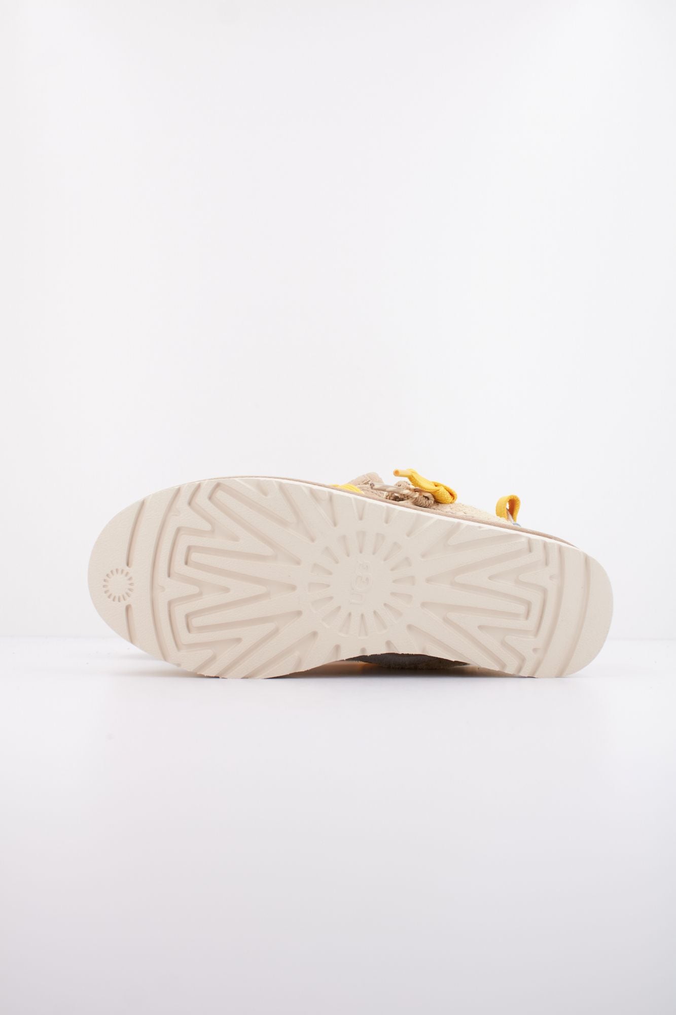 UGG W LO LOWMEL BIARRITZ en color MARRON (5)