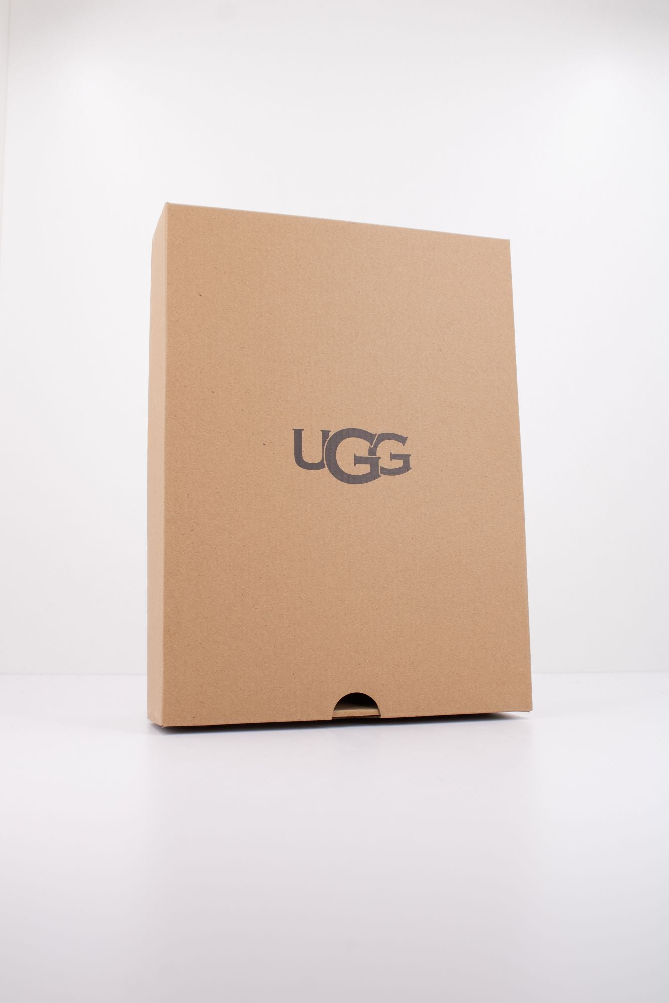 UGG W CLASSIC ULTRA MINI CHALE en color BEIS (6)