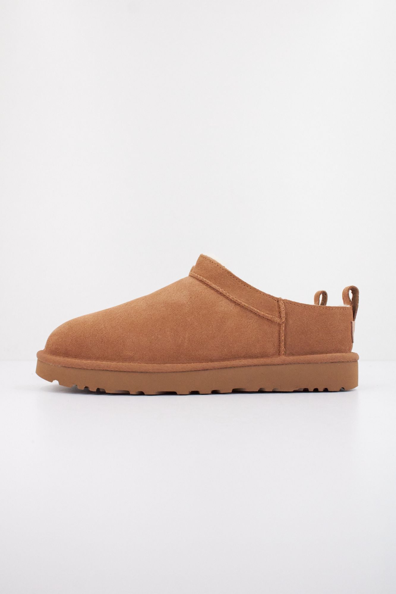 UGG W CLASSIC MICRO en color MARRON (1)