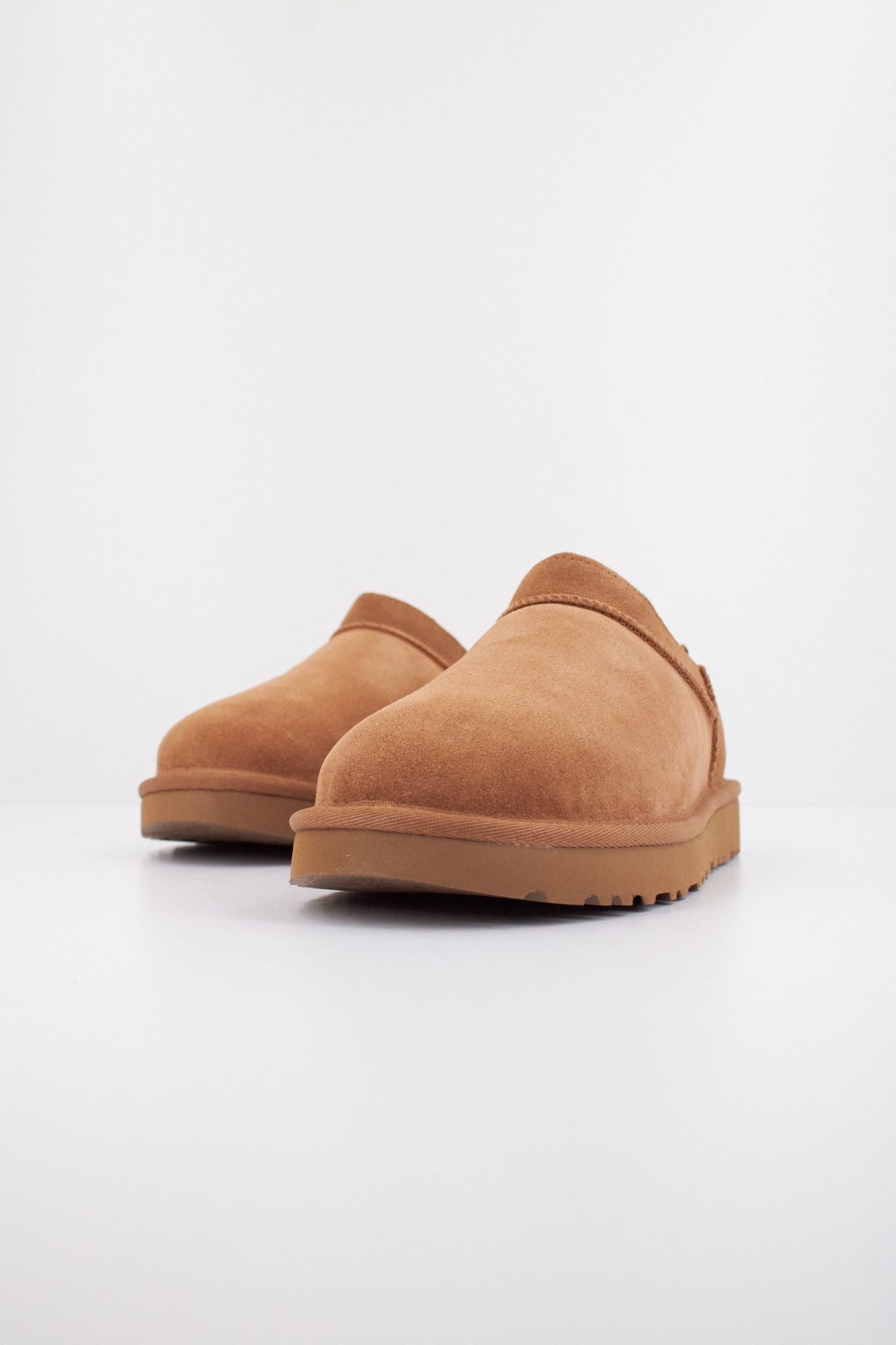 UGG W CLASSIC MICRO en color MARRON (2)