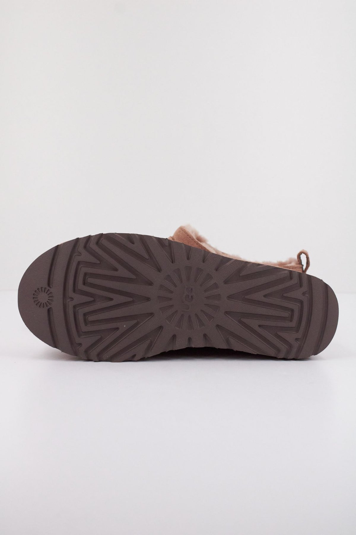 UGG CLASSIC MICRO 1173891U en color MARRON (5)