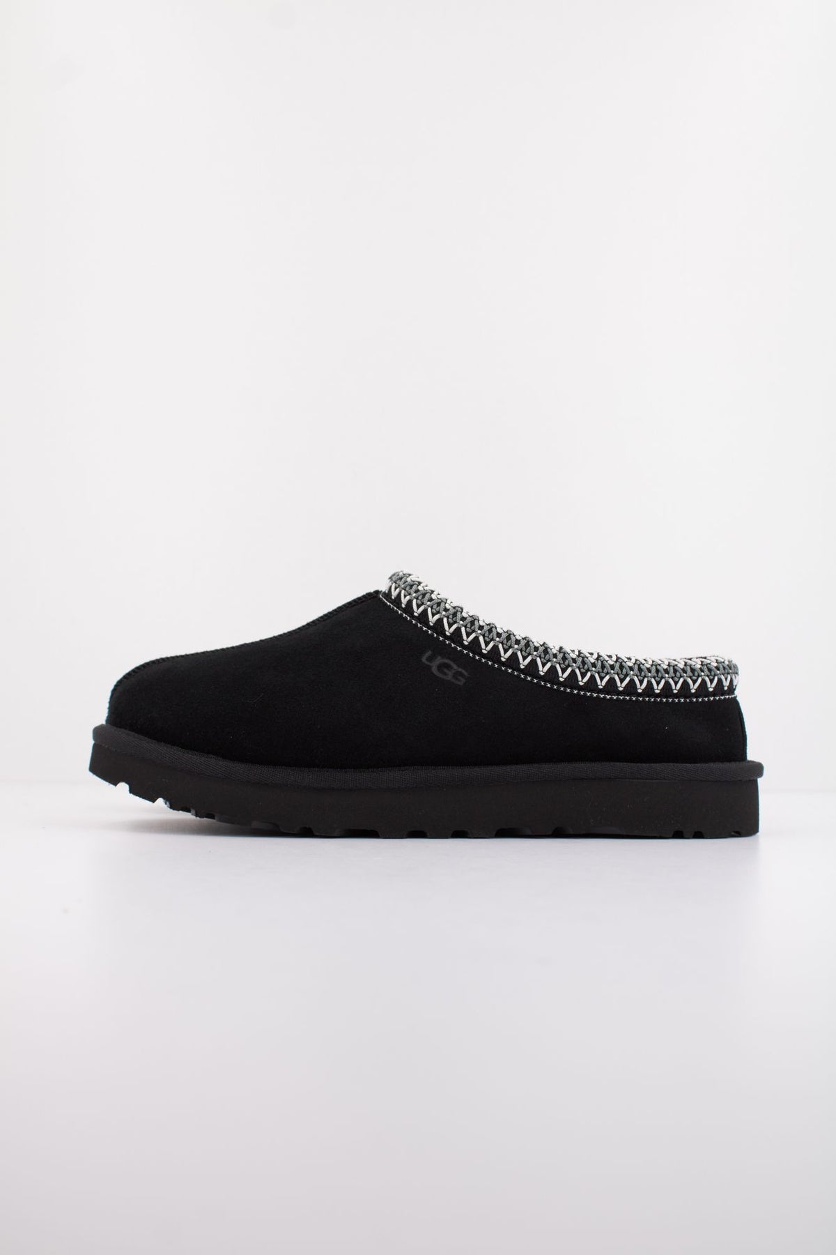 UGG TASMAN II 1174470U en color NEGRO (1)