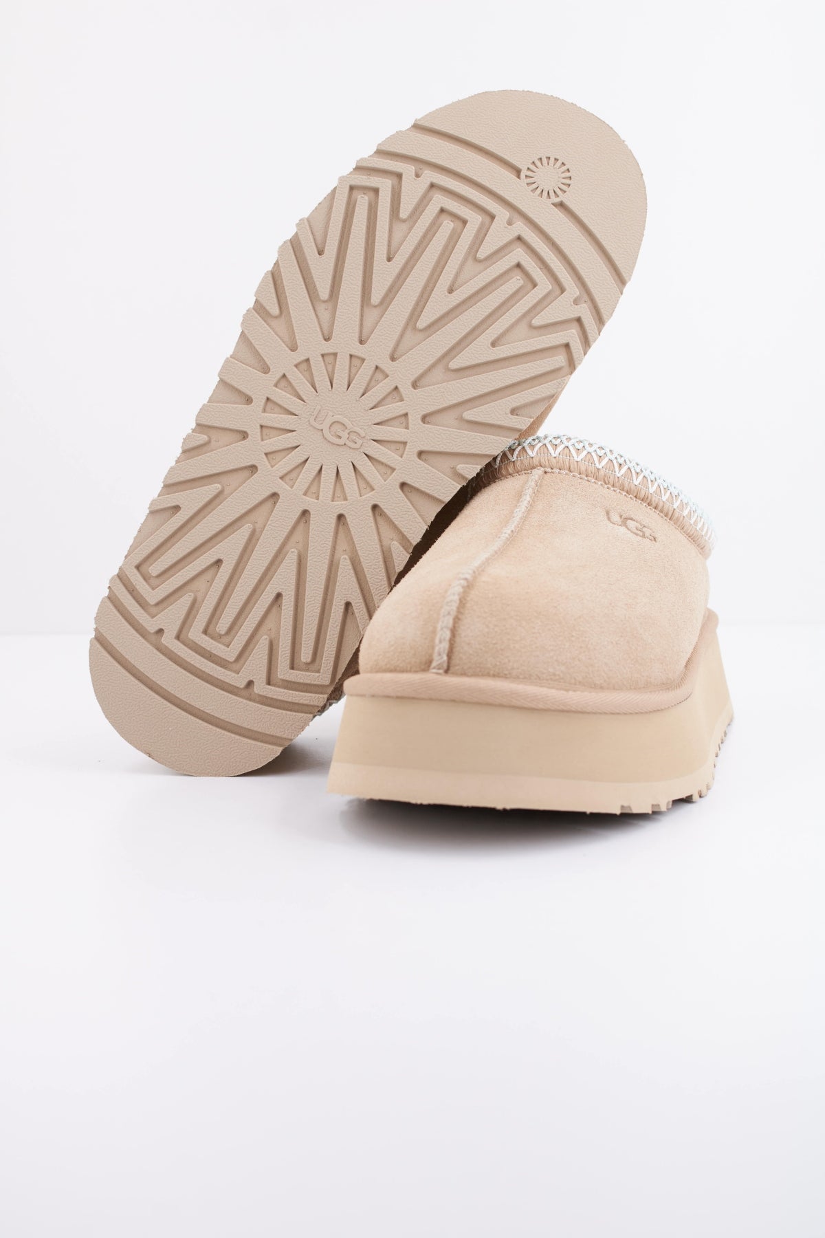 UGG TAZZ II en color BEIS (5)