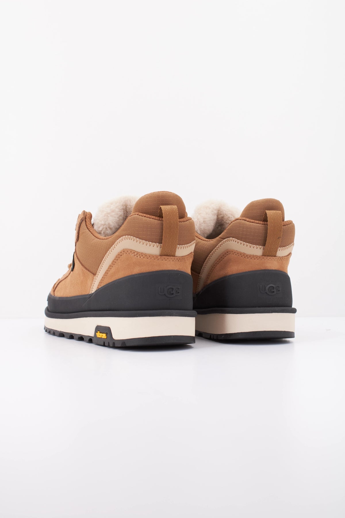 UGG 1180512U en color MARRON (4)