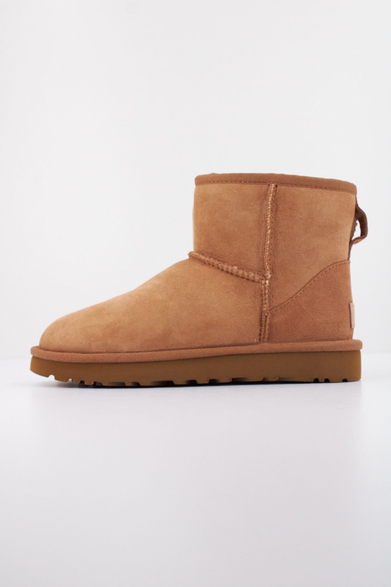 UGG UGG CLASSIC MINI en color MARRON (1)