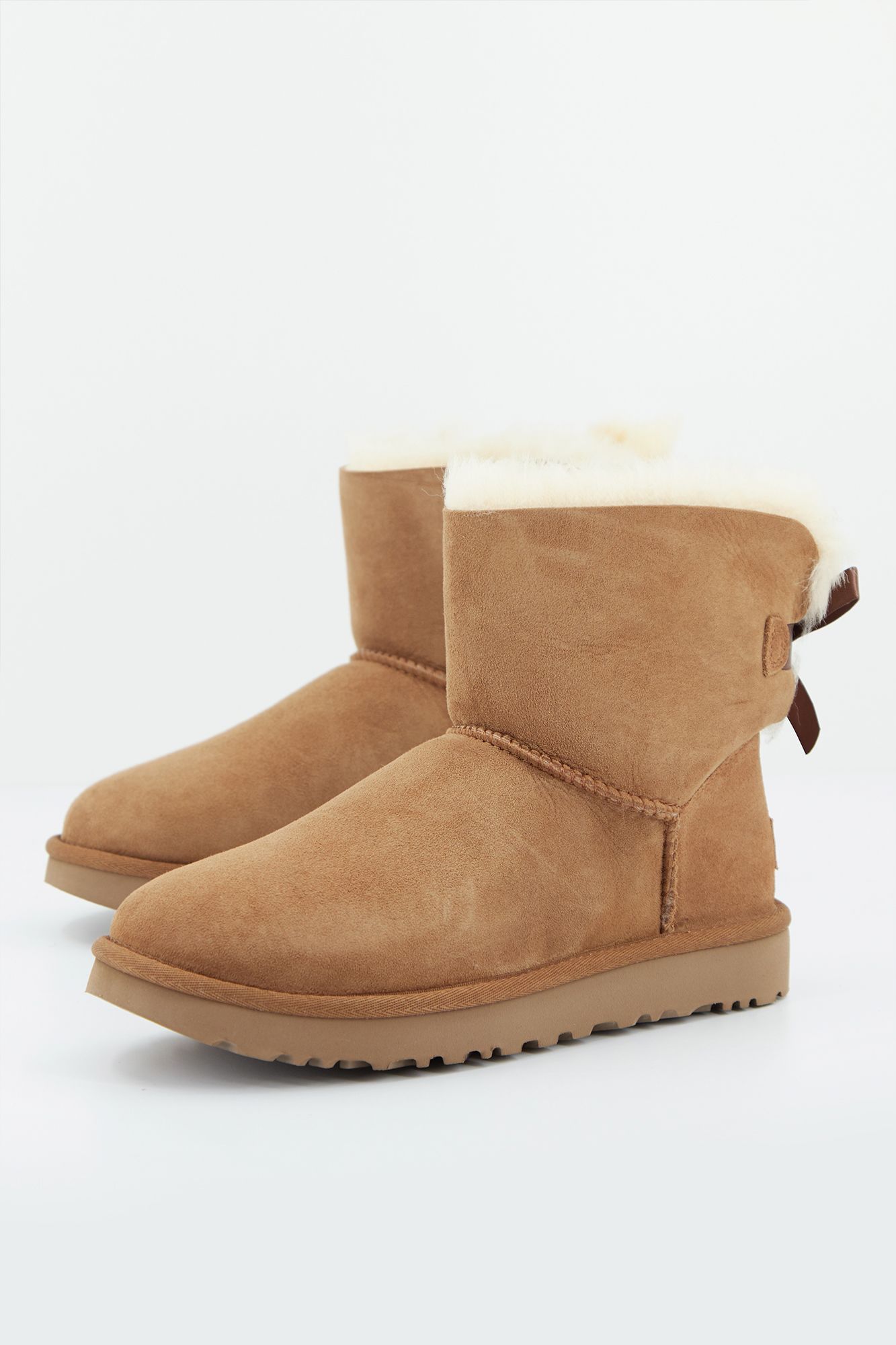 UGG UGG MINI BOW en color MARRON (1)