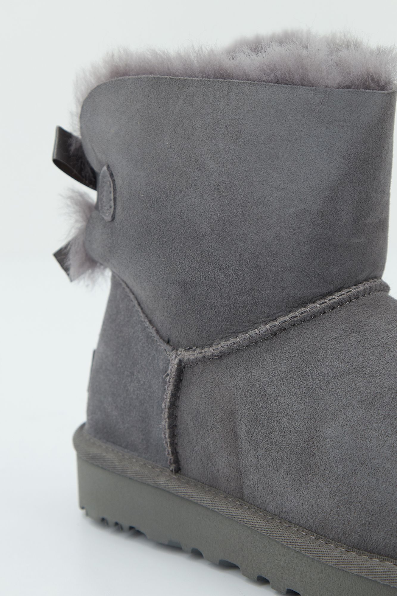 UGG UGG MINI BOW en color GRIS (3)
