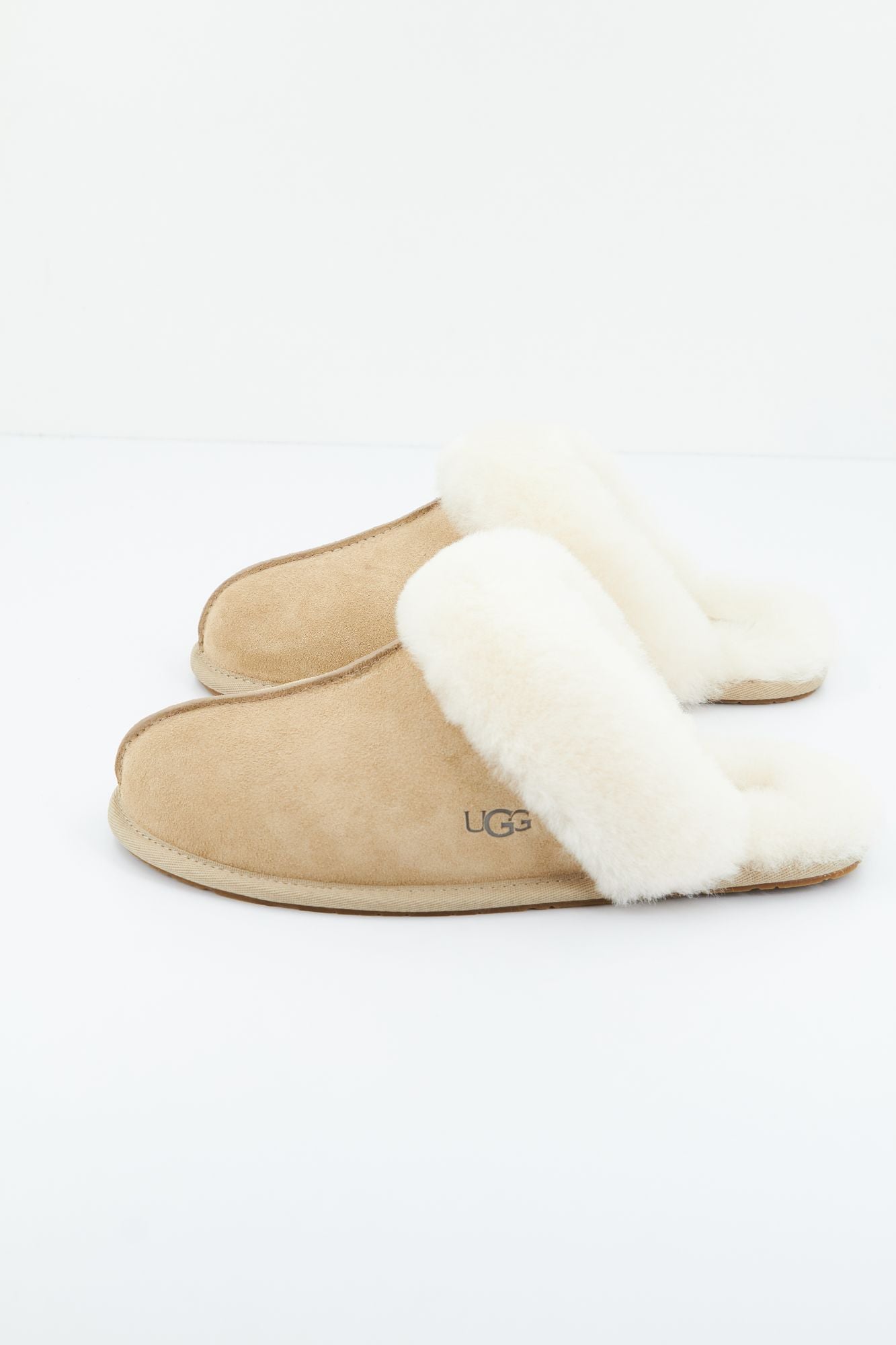 UGG W SCUFFETTE II en color MARRON CLARO (3)