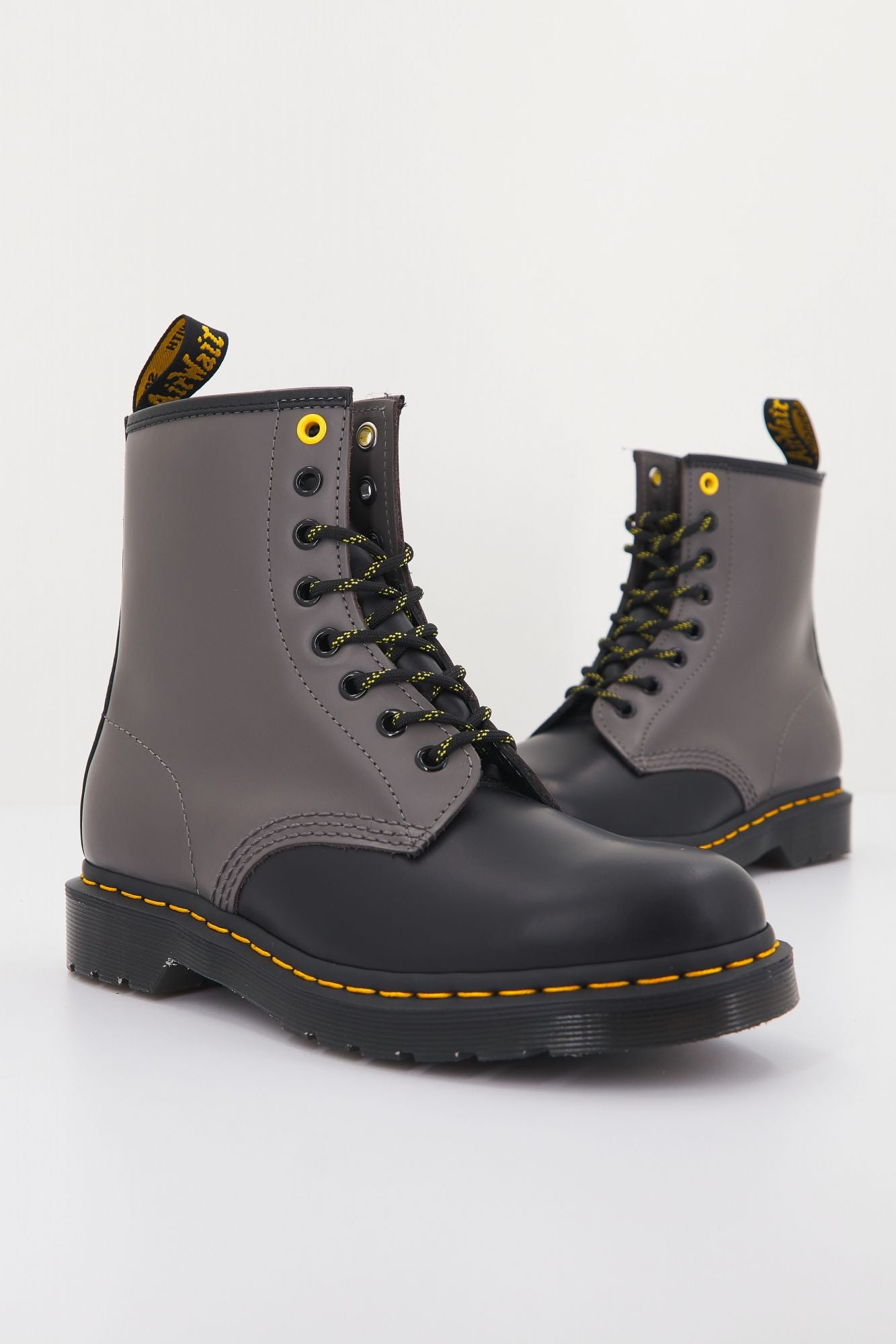 DR. MARTENS BLACK SMOOTH LEATHER en color NEGRO (1)