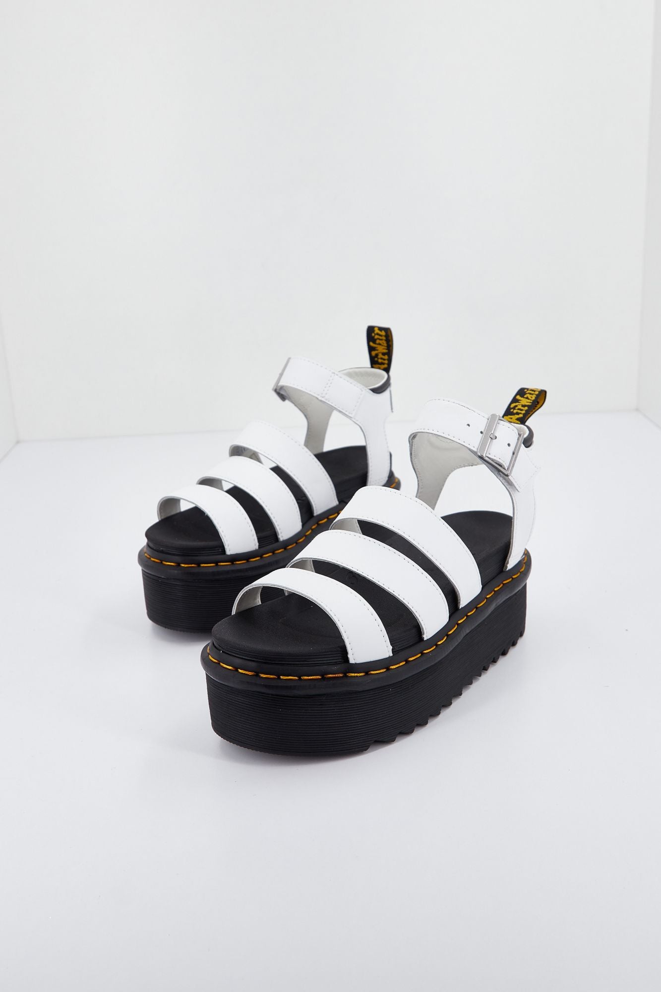 DR. MARTENS BLAIRE QUAD WHITE HYDRO LE en color BLANCO (2)