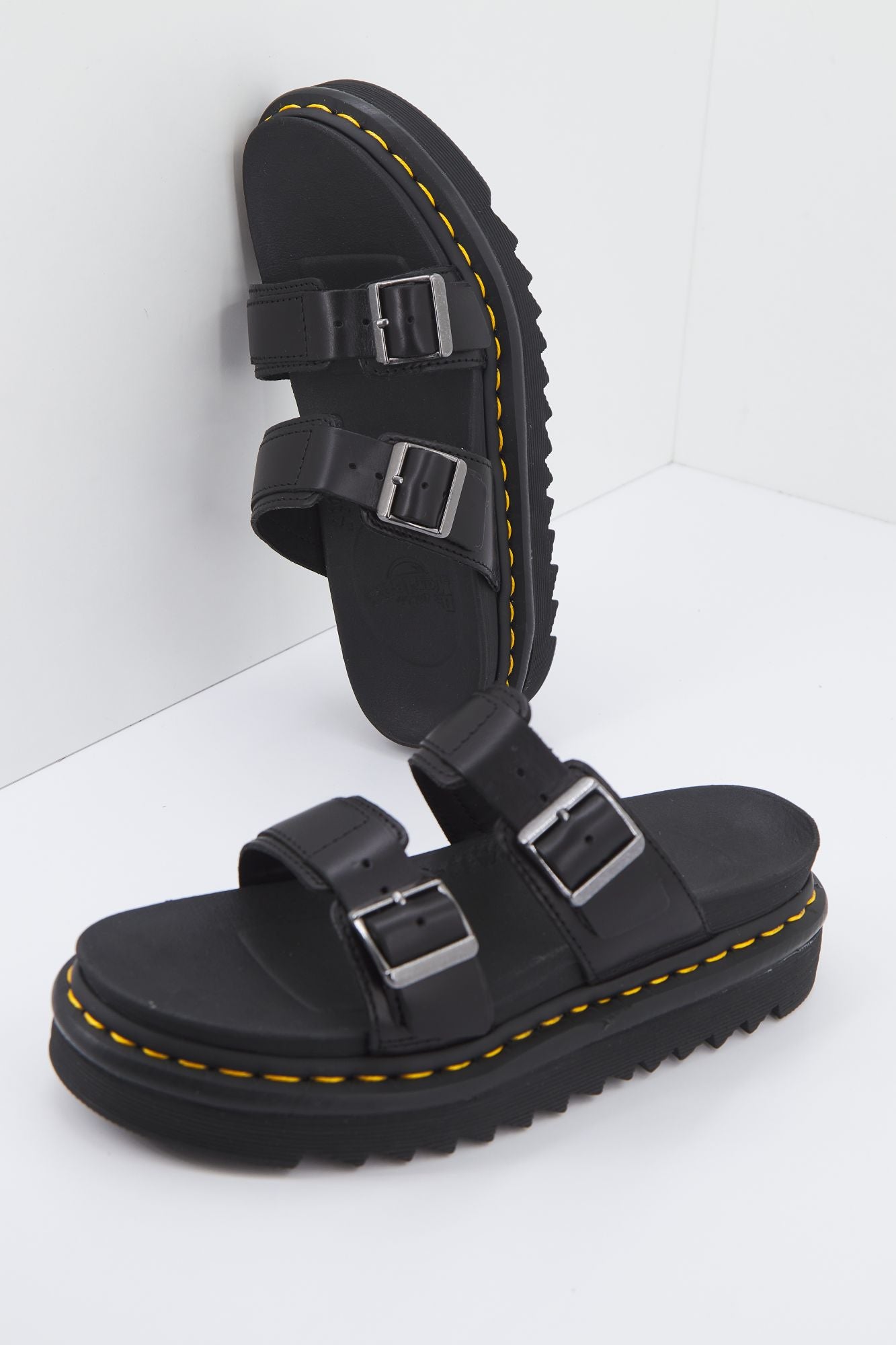 DR. MARTENS MYLES en color NEGRO (2)