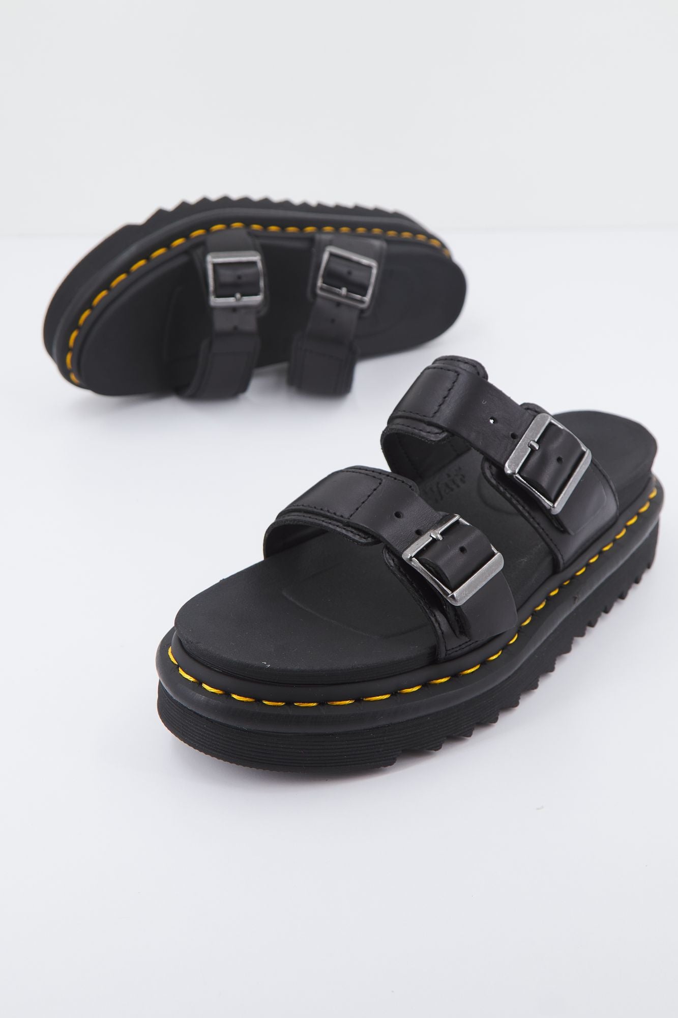 DR. MARTENS MYLES en color NEGRO (4)