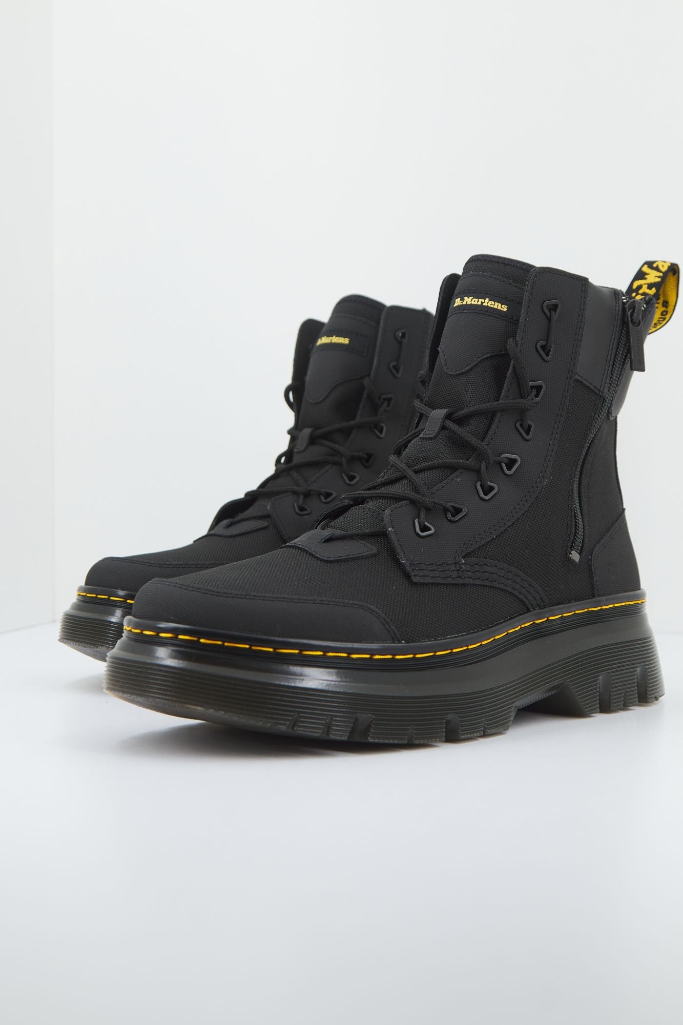 DR. MARTENS TARIK ZIP en color NEGRO (2)