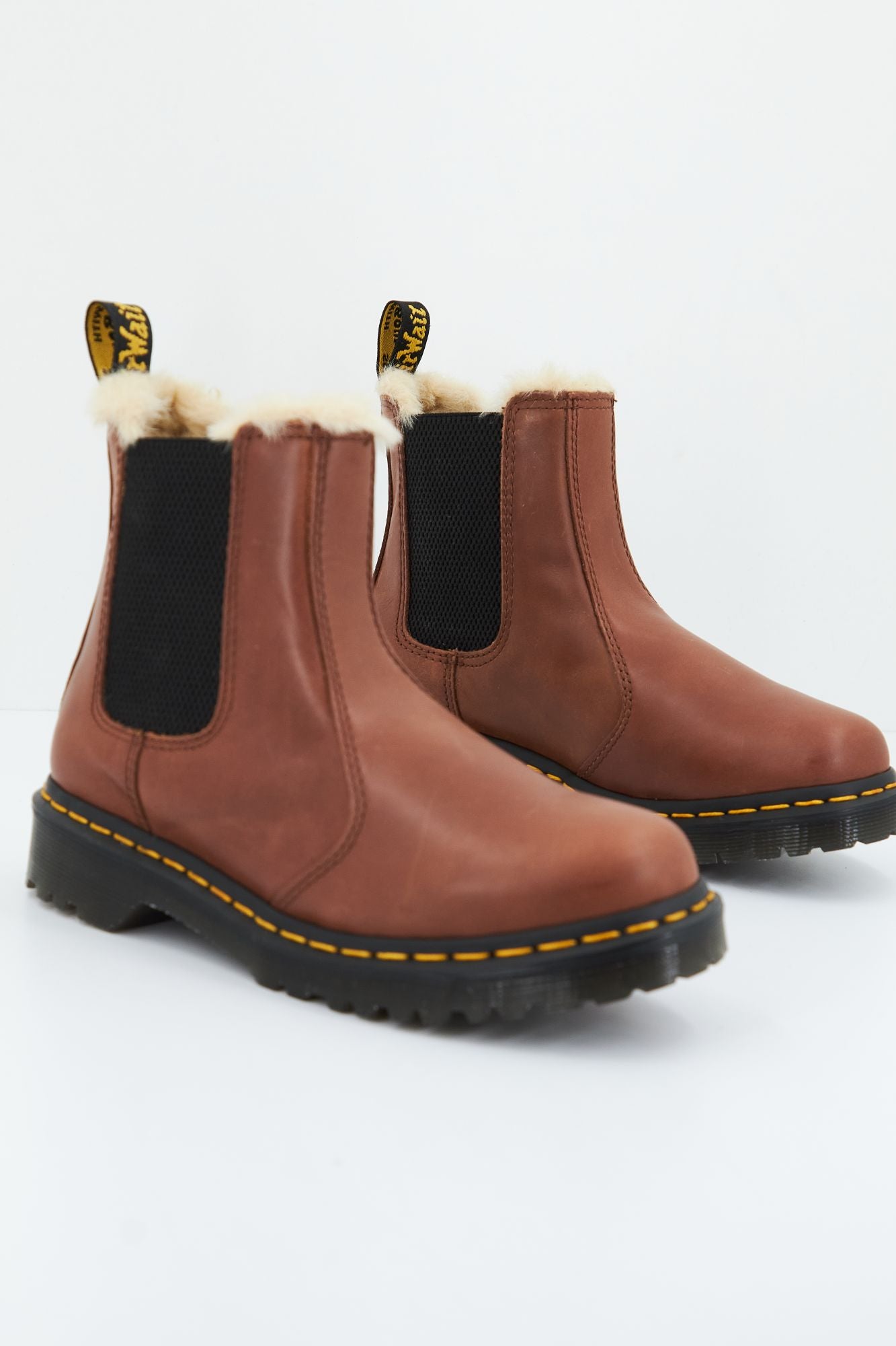 DR. MARTENS LEONORE en color MARRON (1)