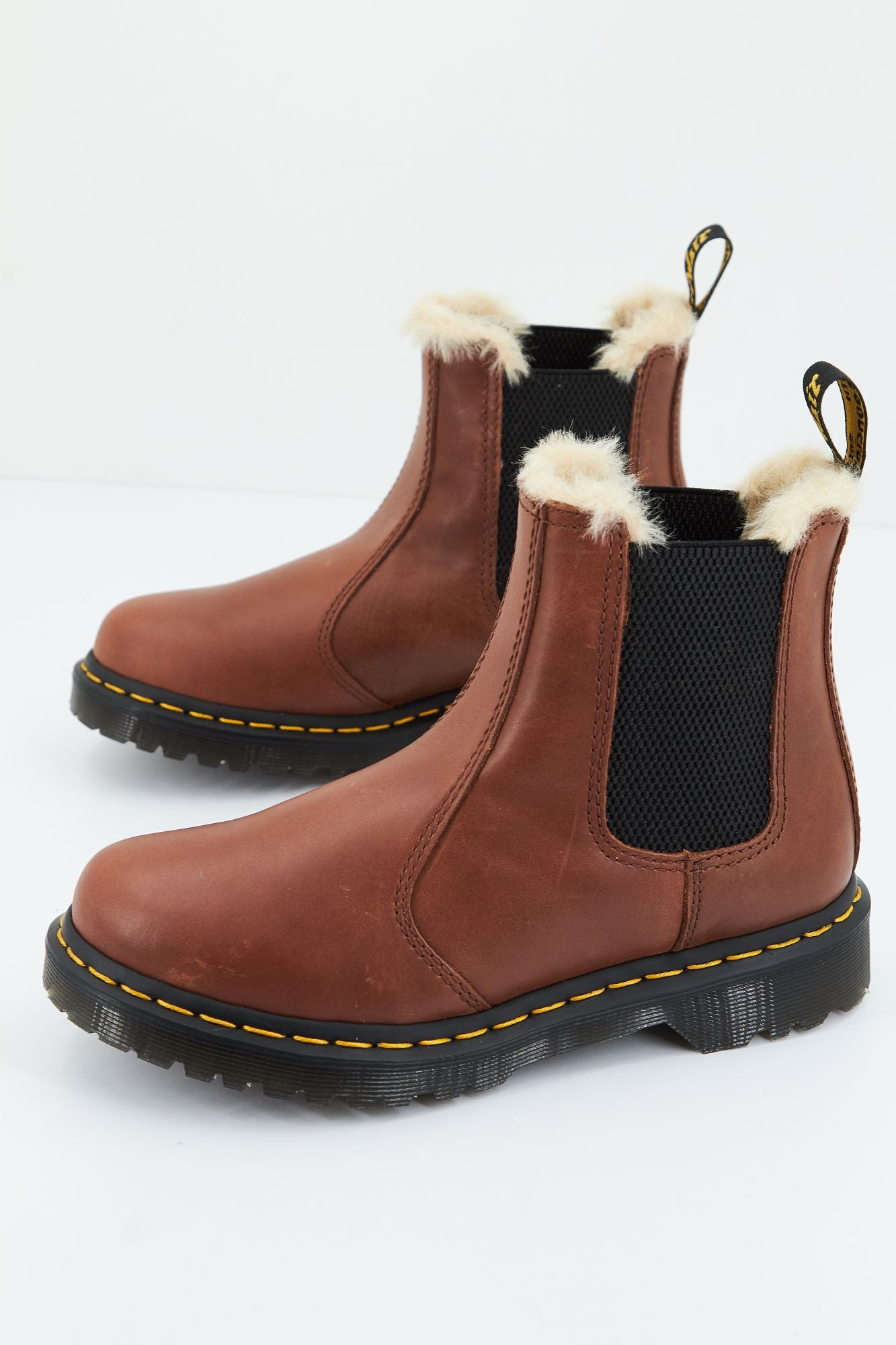 DR. MARTENS LEONORE en color MARRON (2)