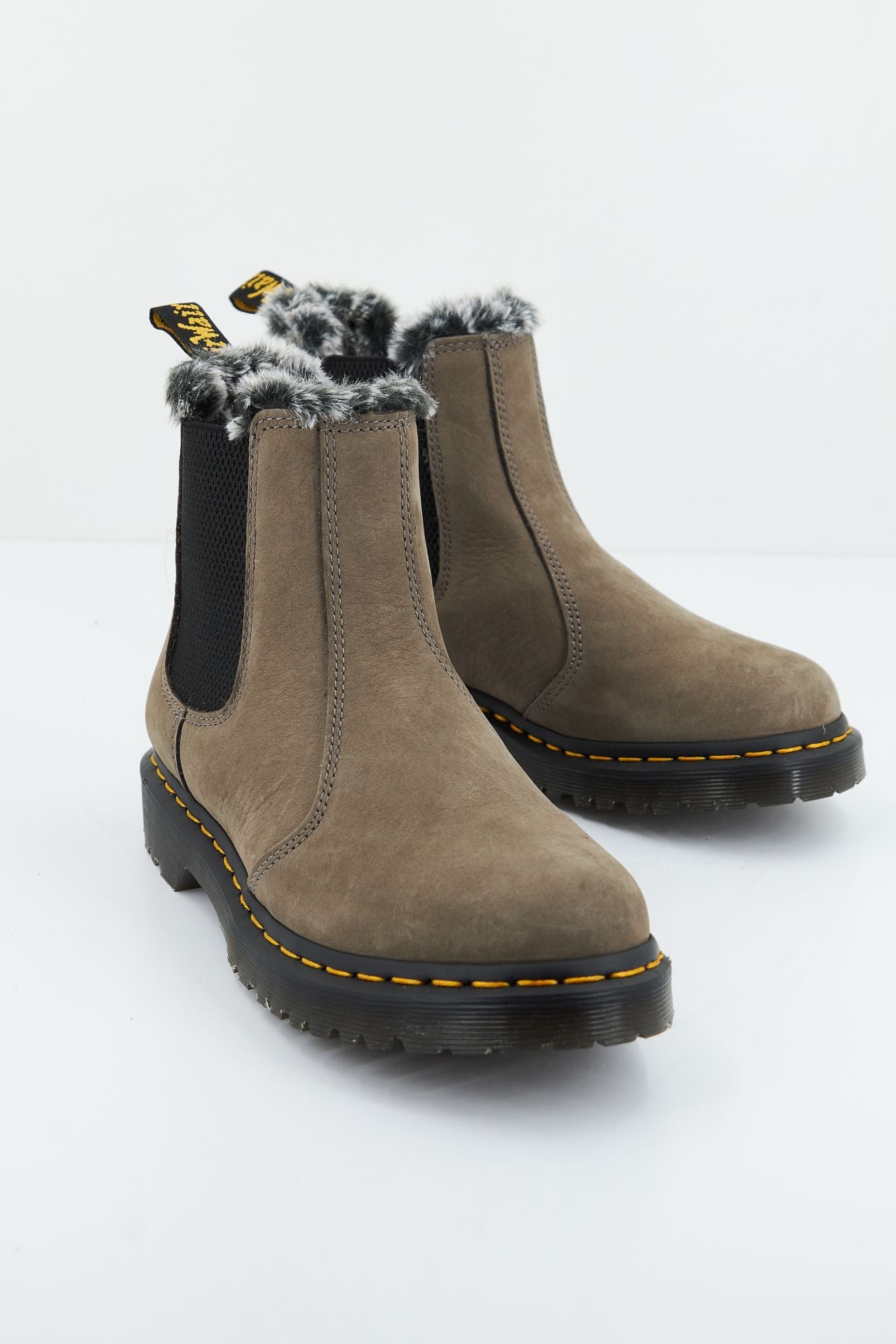 DR. MARTENS 2976 LEONORE en color GRIS (1)
