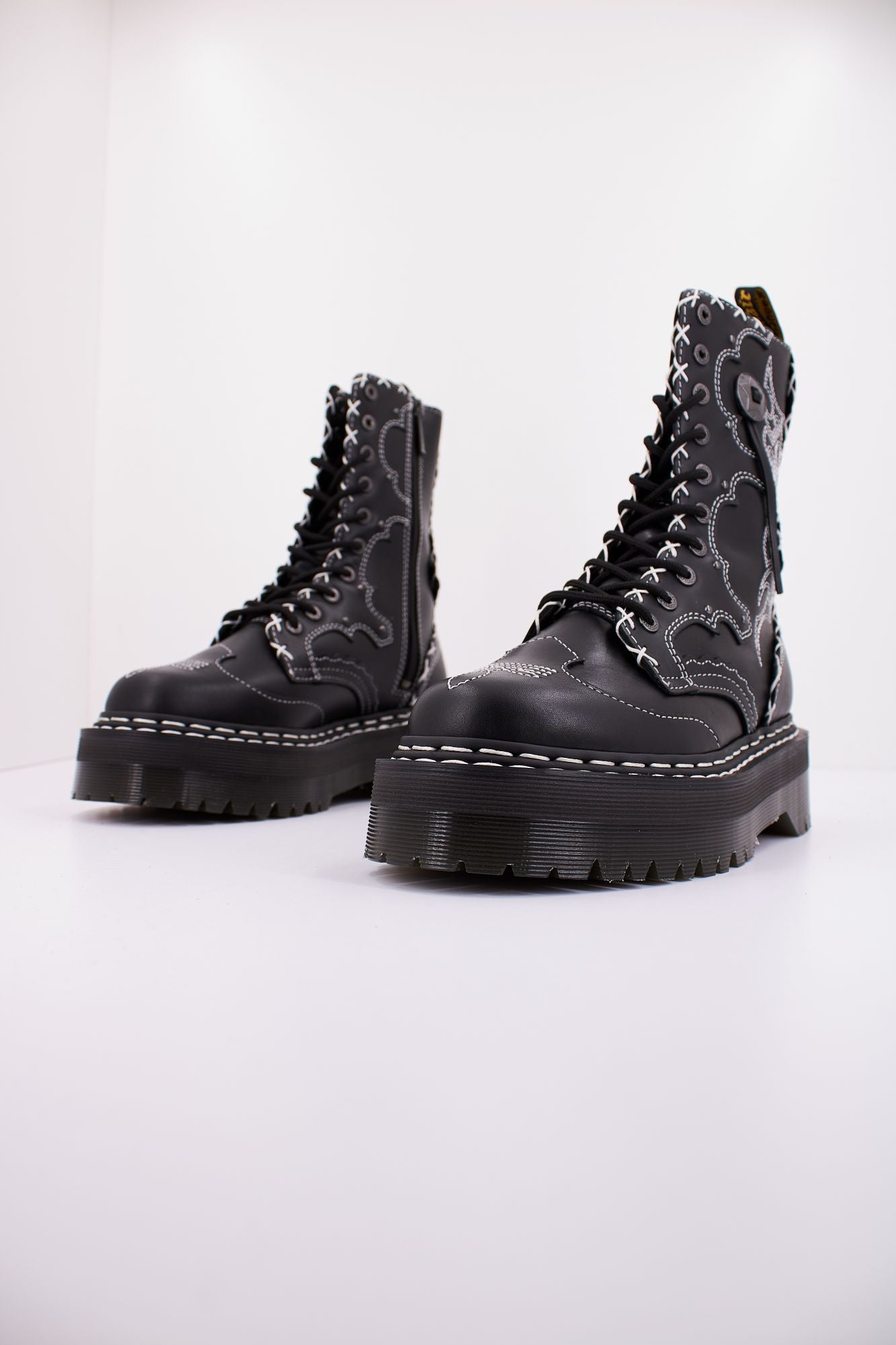 DR. MARTENS JADON HI GA en color NEGRO (2)