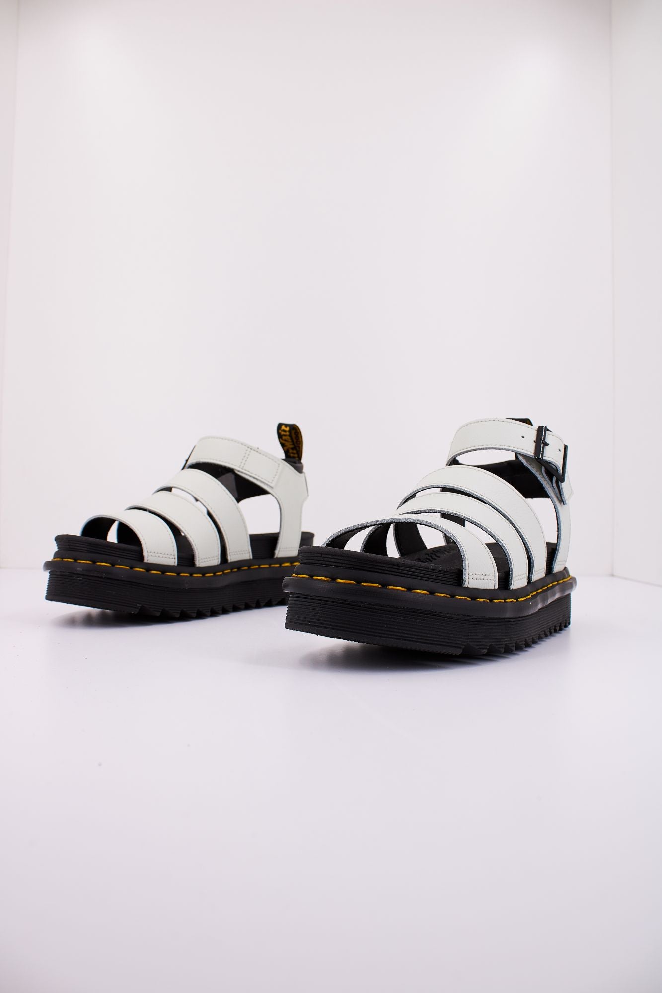 DR. MARTENS BLAIRE en color VERDE (2)